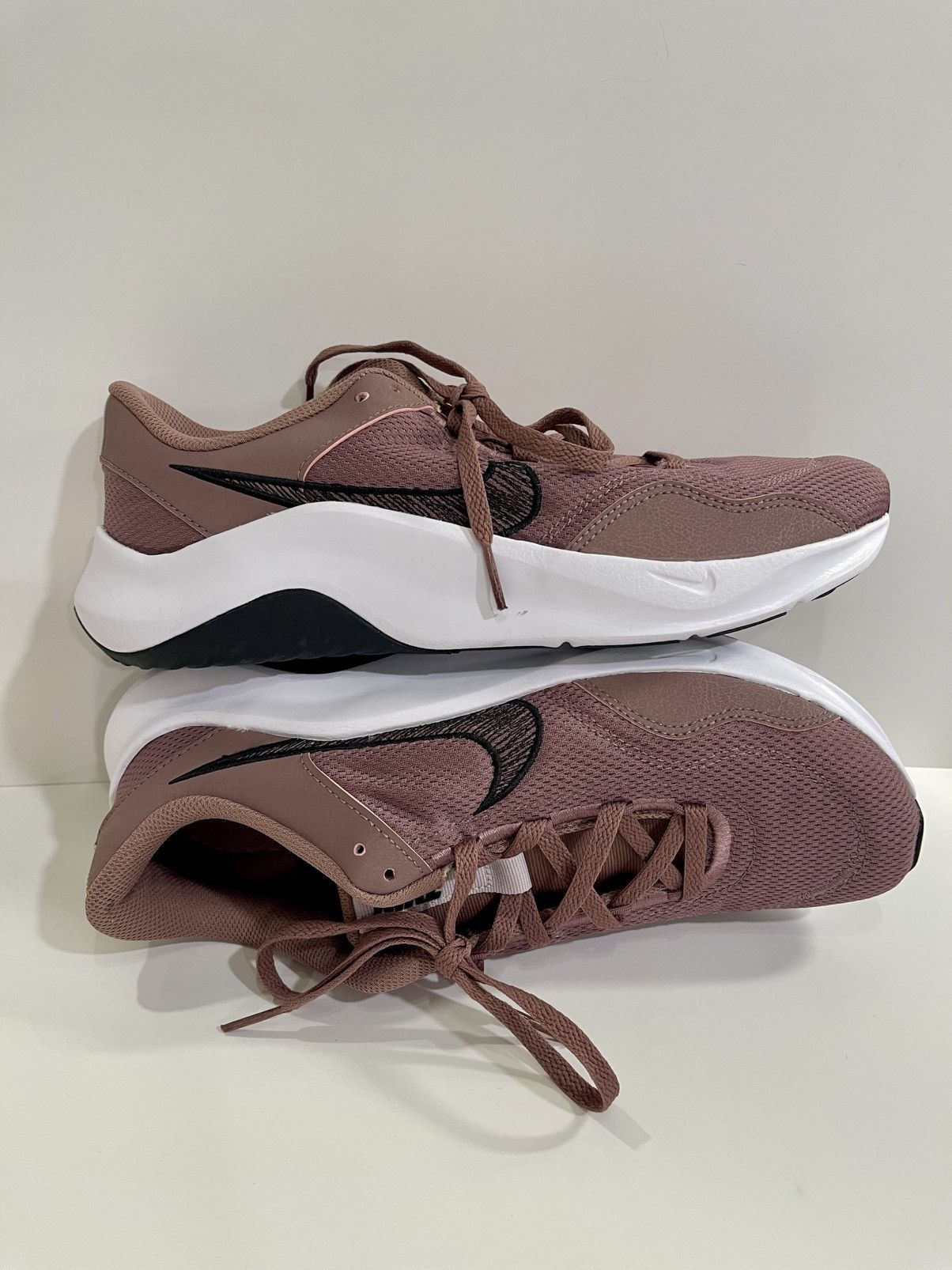 Nike Nike Legend Essential 3 Shoes - Men 10/Women 11.5 Size US 11.5 / IT 41.5 - 4 Thumbnail