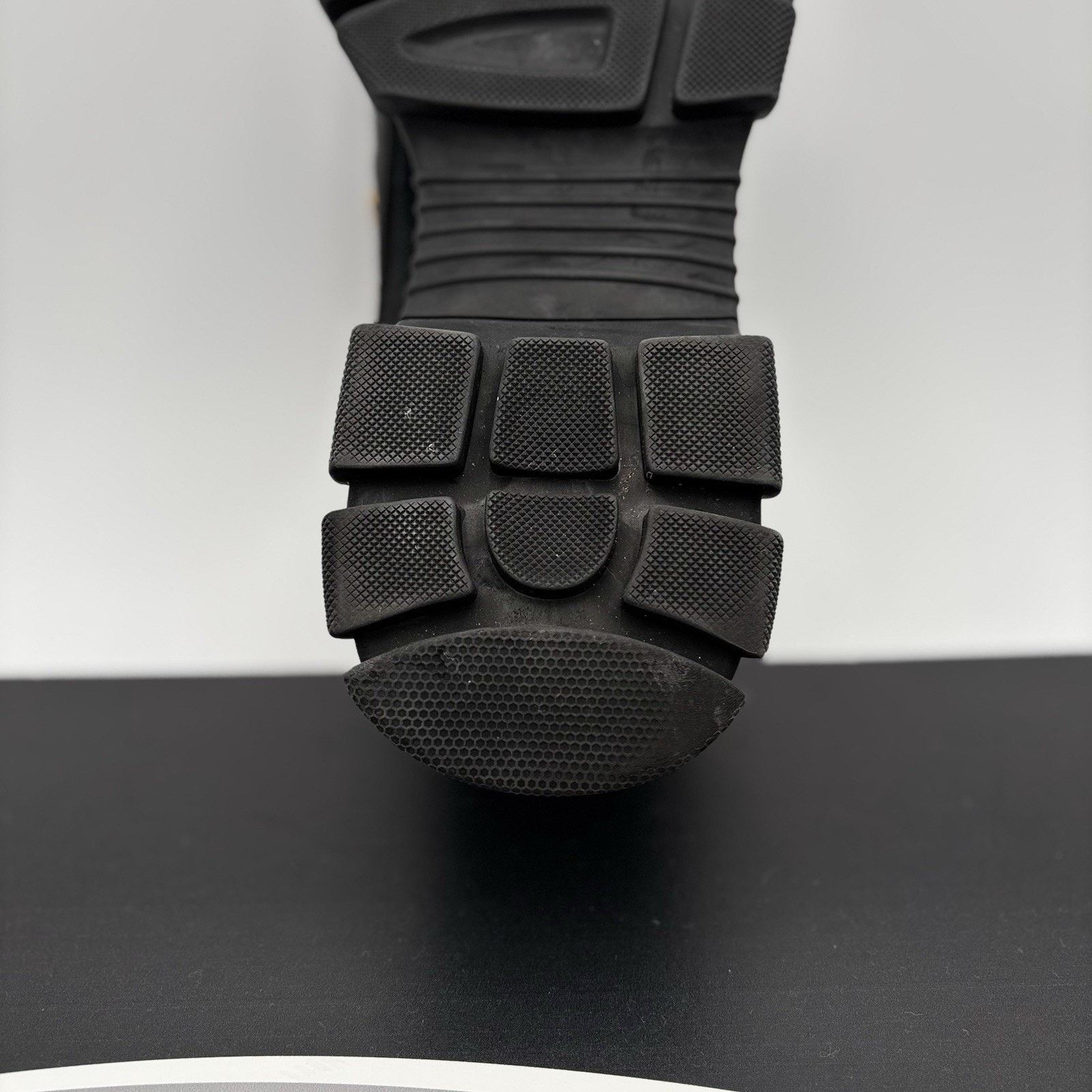 Gucci Gucci Flashtrek ' SEGA Black Leather ' | GOOD CONDITION! Size US 8.5 / EU 41-42 - 18 Thumbnail