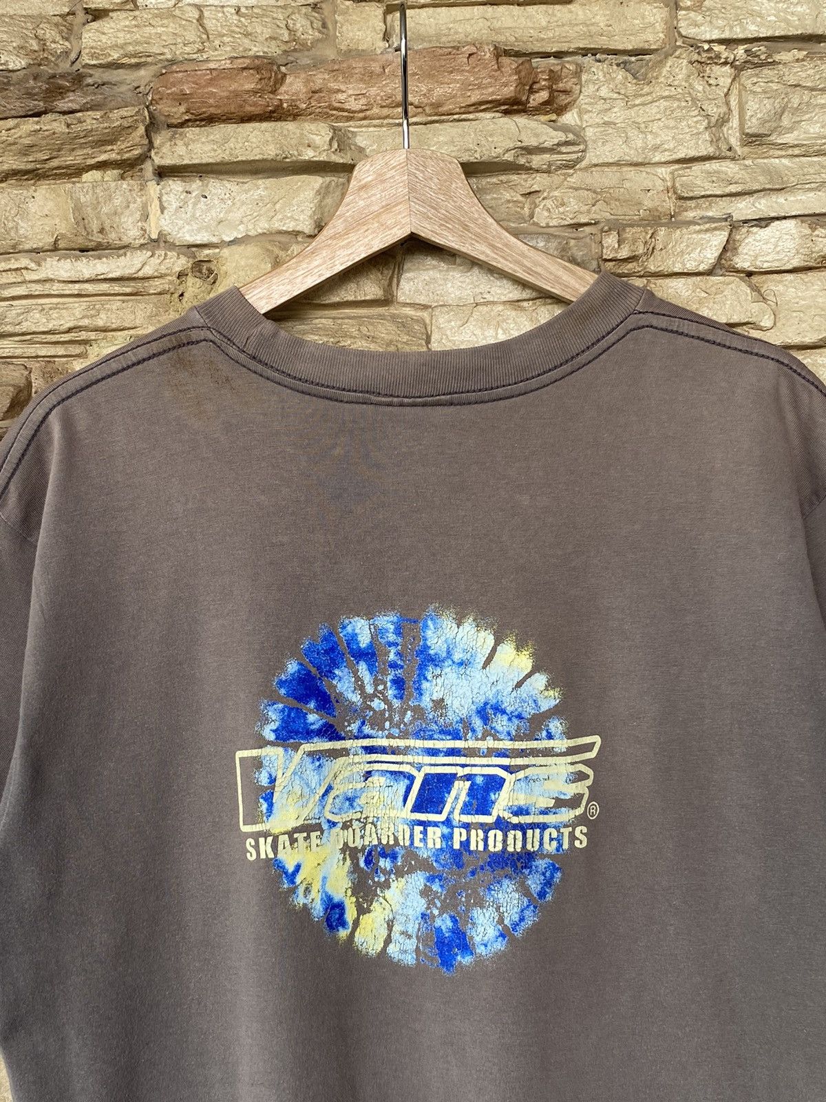 Vintage Vintage Vans 90s Backhit Print Tees Distressed Faded Size US L / EU 52-54 / 3 - 4 Thumbnail