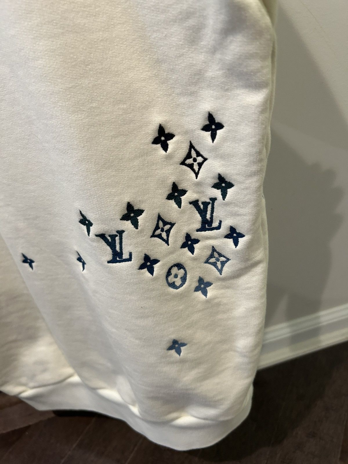 Louis Vuitton RARE LV MONOGRAM EMBROIDERED SWEATER SIZE M Size US M / EU 48-50 / 2 - 4 Thumbnail