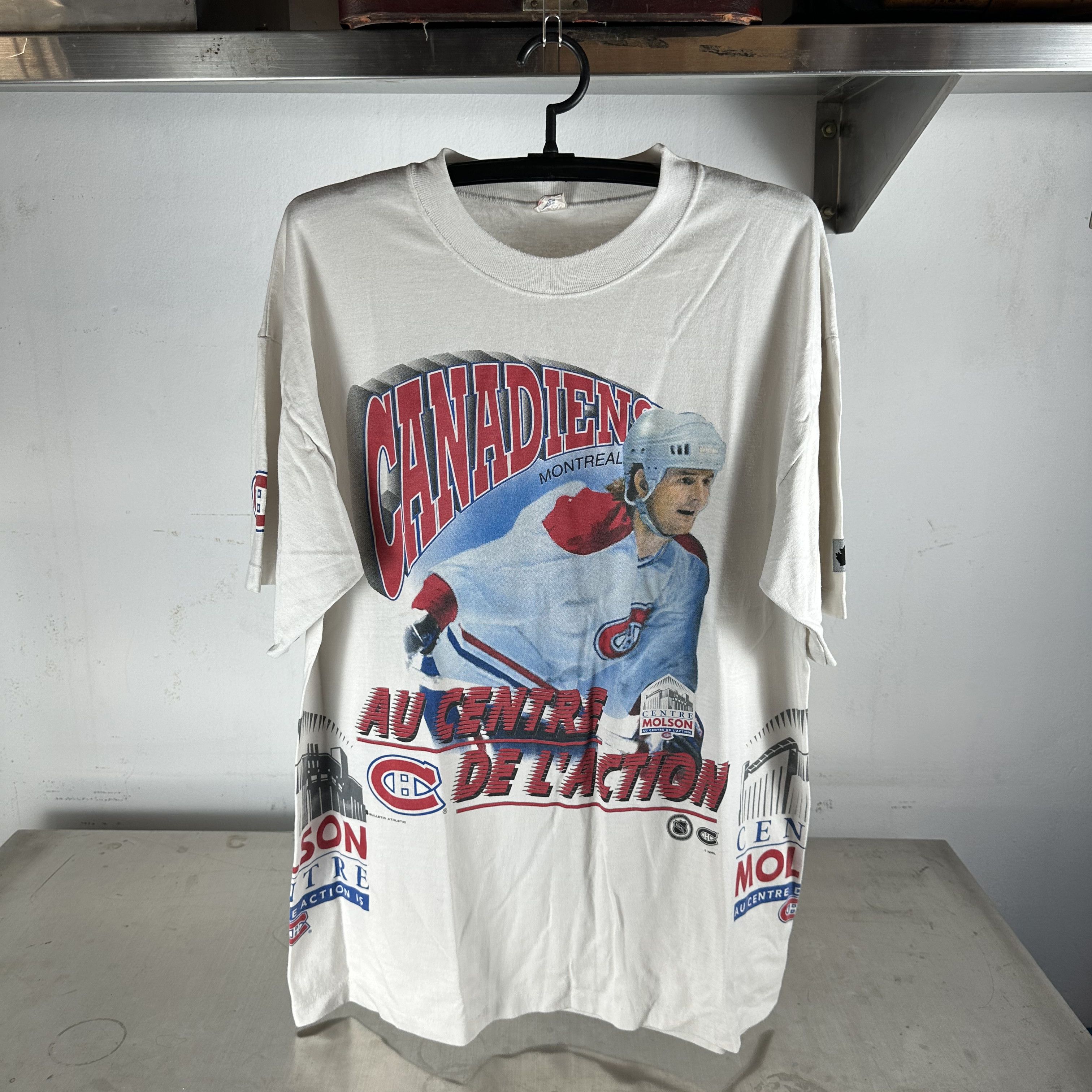 Vintage ​​90s Montreal Canadiens Bulletin Athletic NHL AOP T-shirt Size US XL / EU 56 / 4 - 1 Thumbnail