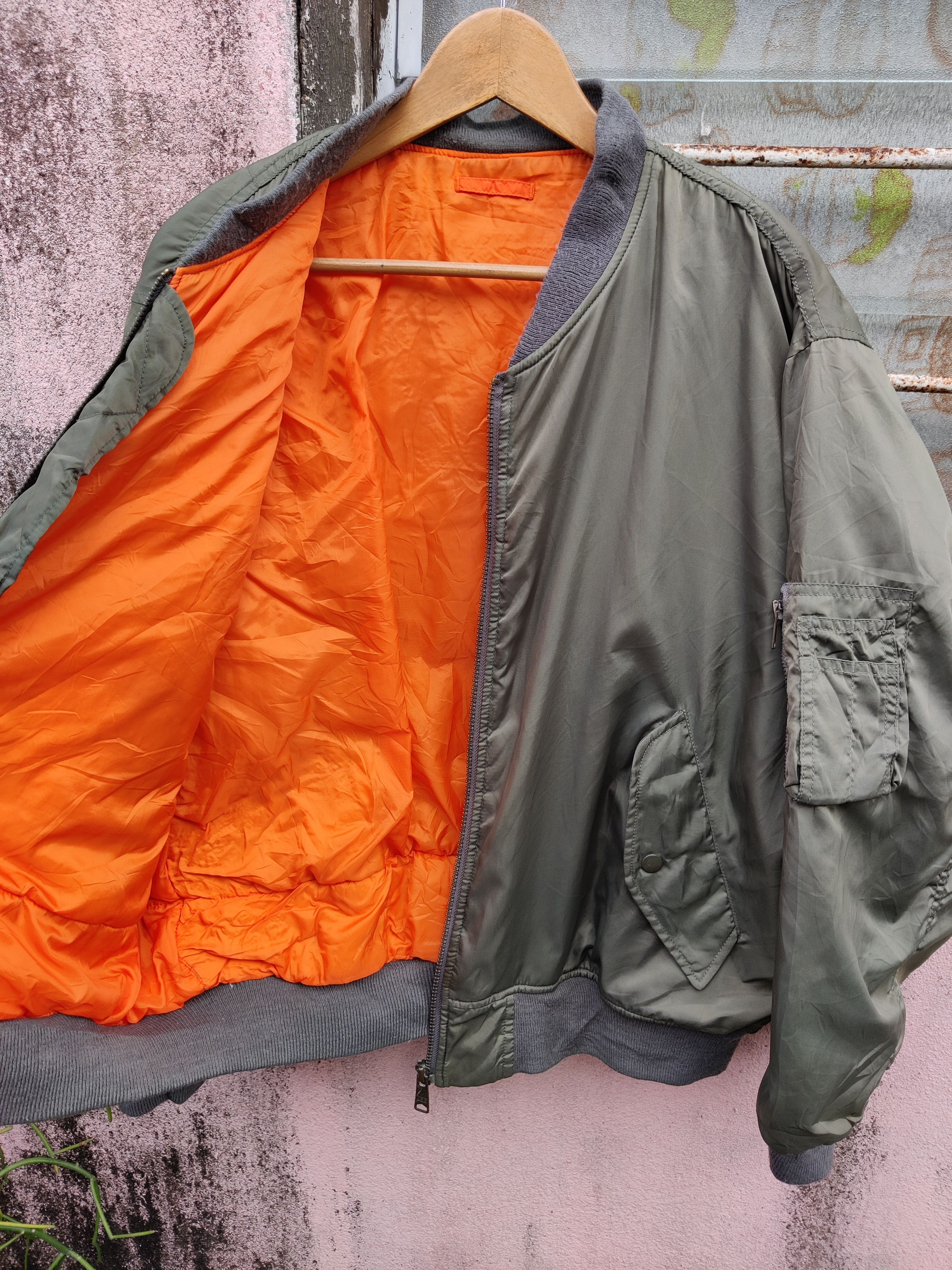 Japanese Brand Vintage Uniqlo Bomber Flight Jacket Size US L / EU 52-54 / 3 - 4 Thumbnail