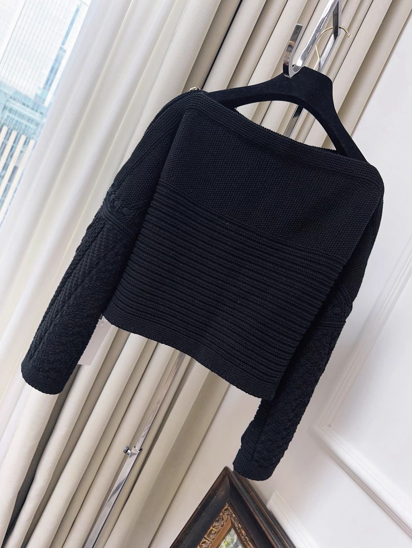 Chanel Chanel off-the-shoulder black CC jacquard knit top 36 Size XS / US 0-2 / IT 36-38 - 2 Thumbnail