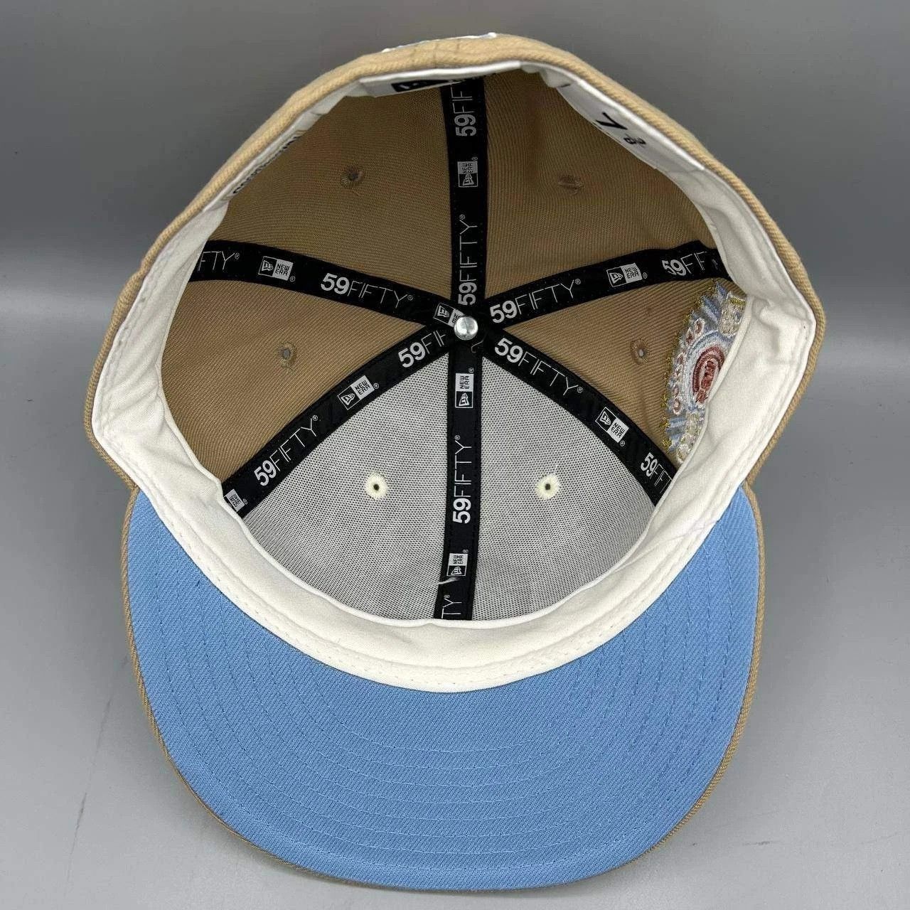 New Era Chicago Cubs Hat Men 7 3/8 Beige White MLB Fitted Cap Size ONE SIZE - 2 Thumbnail