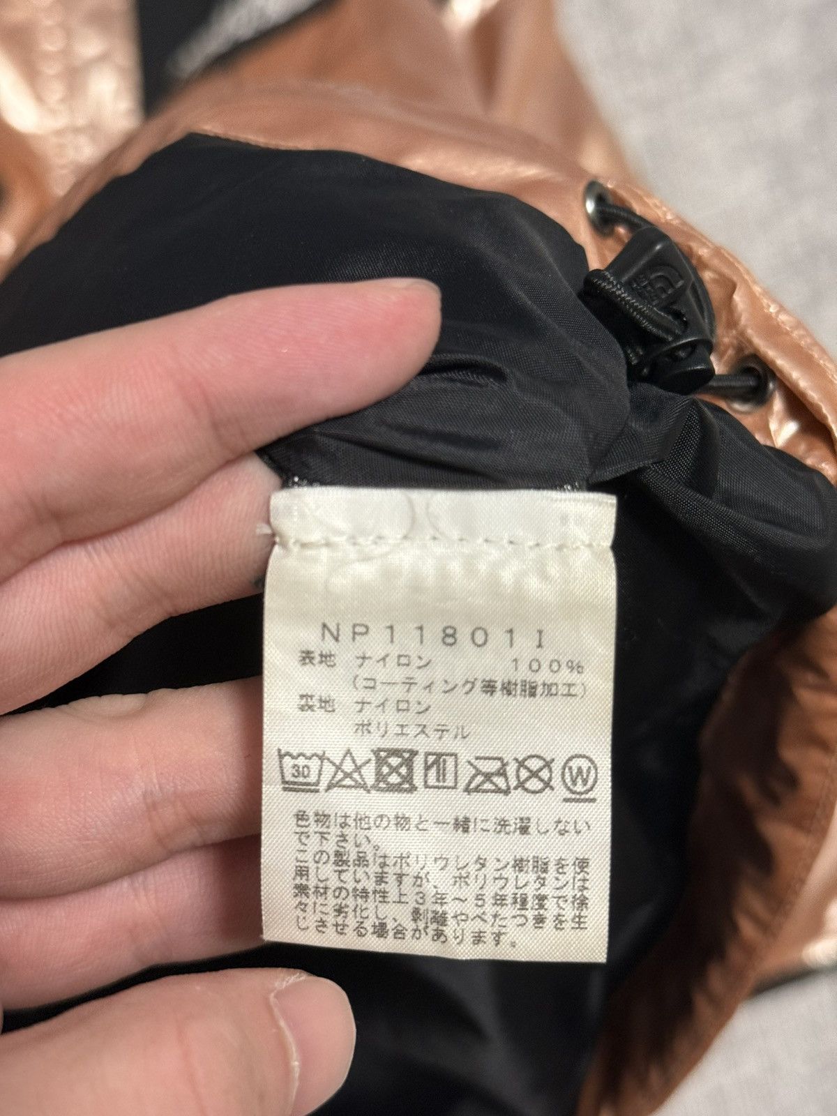 Supreme × The North Face Supreme tnf the north face metallic mountain parka gold rose Size US M / EU 48-50 / 2 - 7 Thumbnail