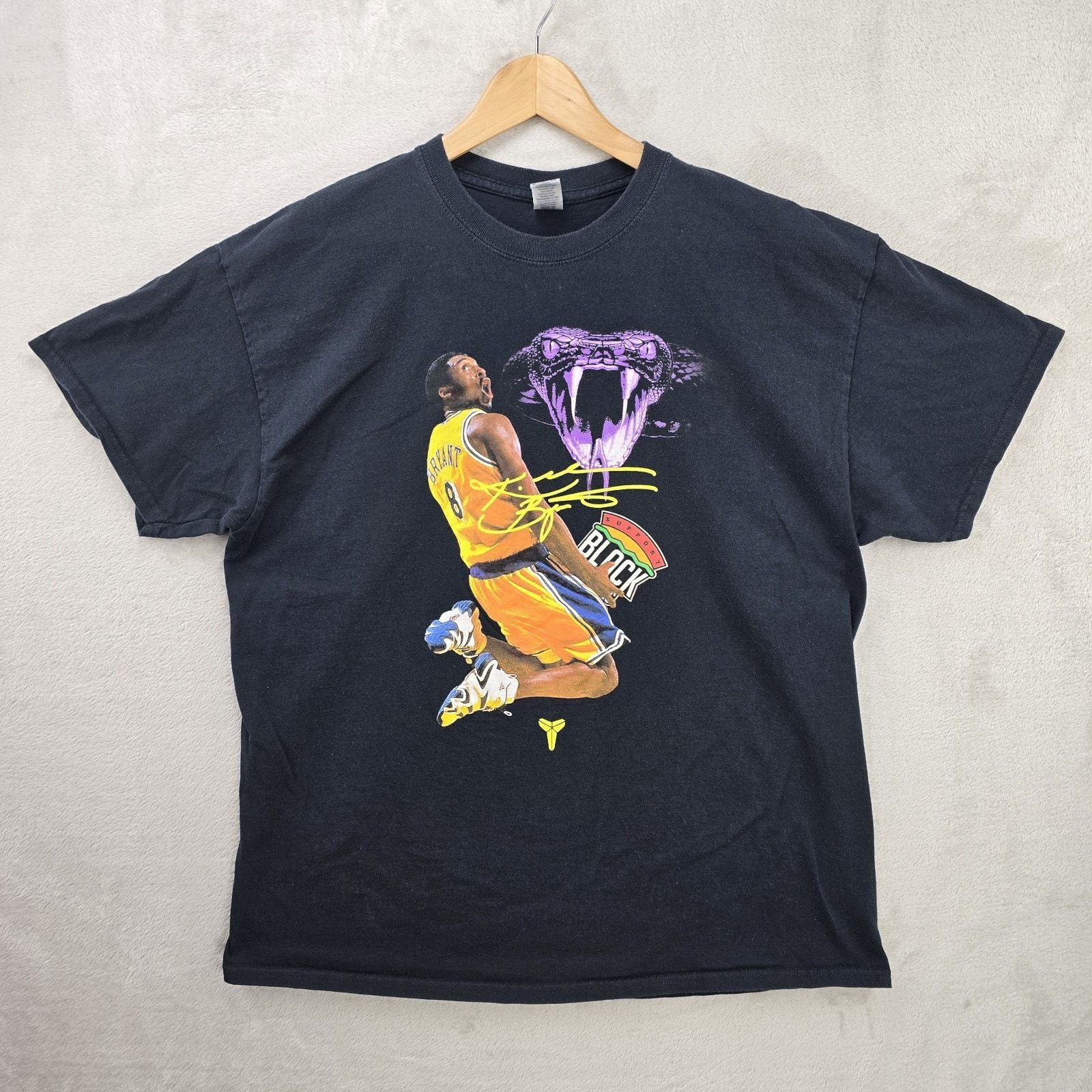 Gildan Kobe Bryant Shirt XL Support Black LA Lakers Basketball Dunk Size US XL / EU 56 / 4 - 2 Thumbnail