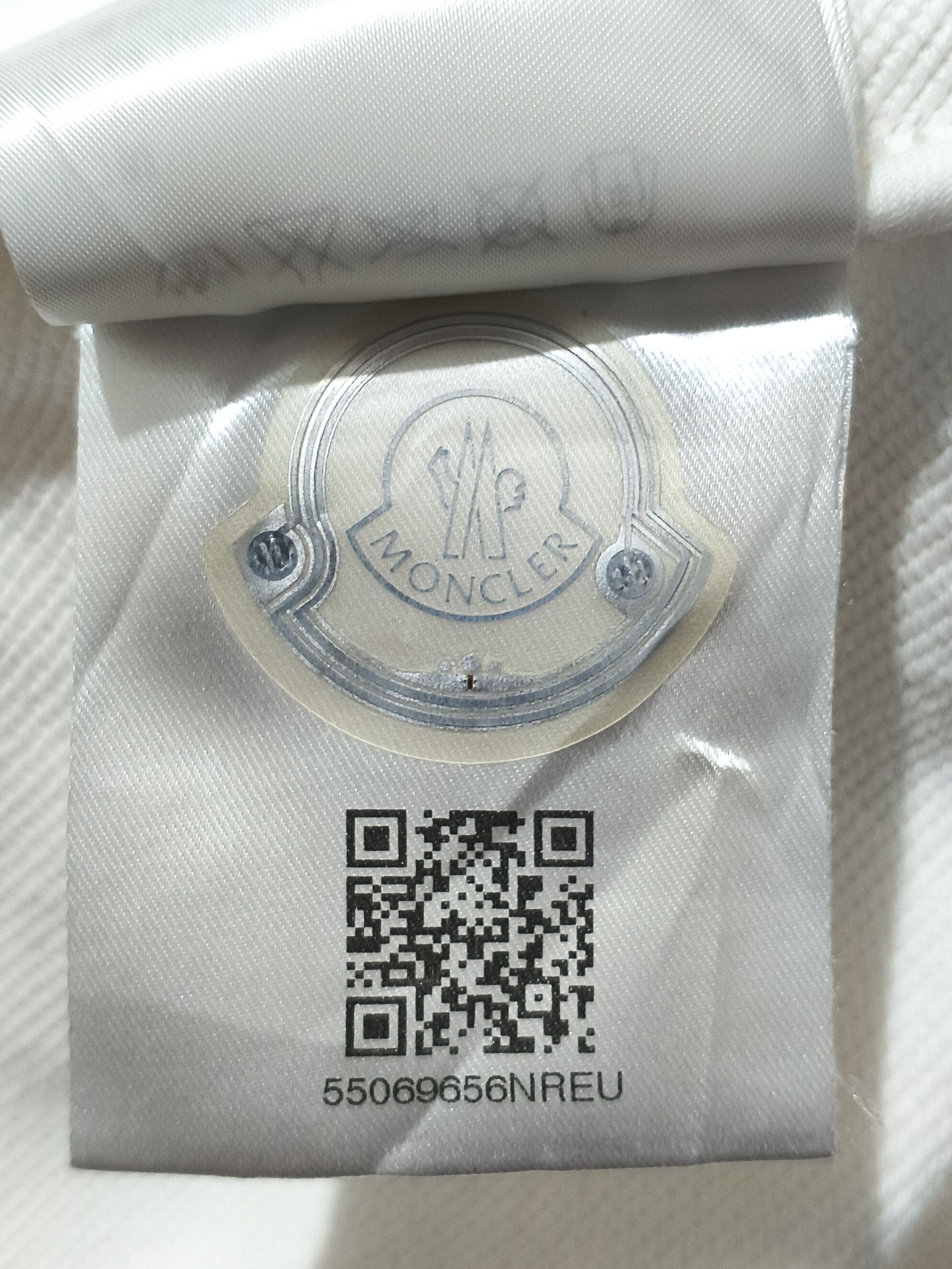 Moncler Moncler Quiet Luxury logo patch zip up hoodie Size US L / EU 52-54 / 3 - 21 Thumbnail
