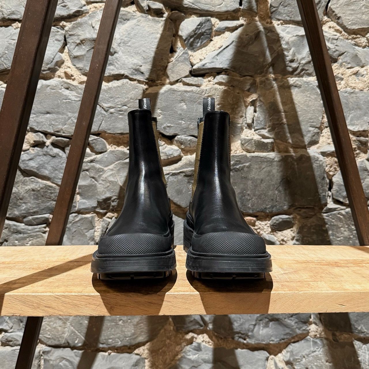 Alexander McQueen Alexander McQueen Black Leather Khaki Tread Chelsea Boots Size US 6 / EU 39 - 3 Thumbnail