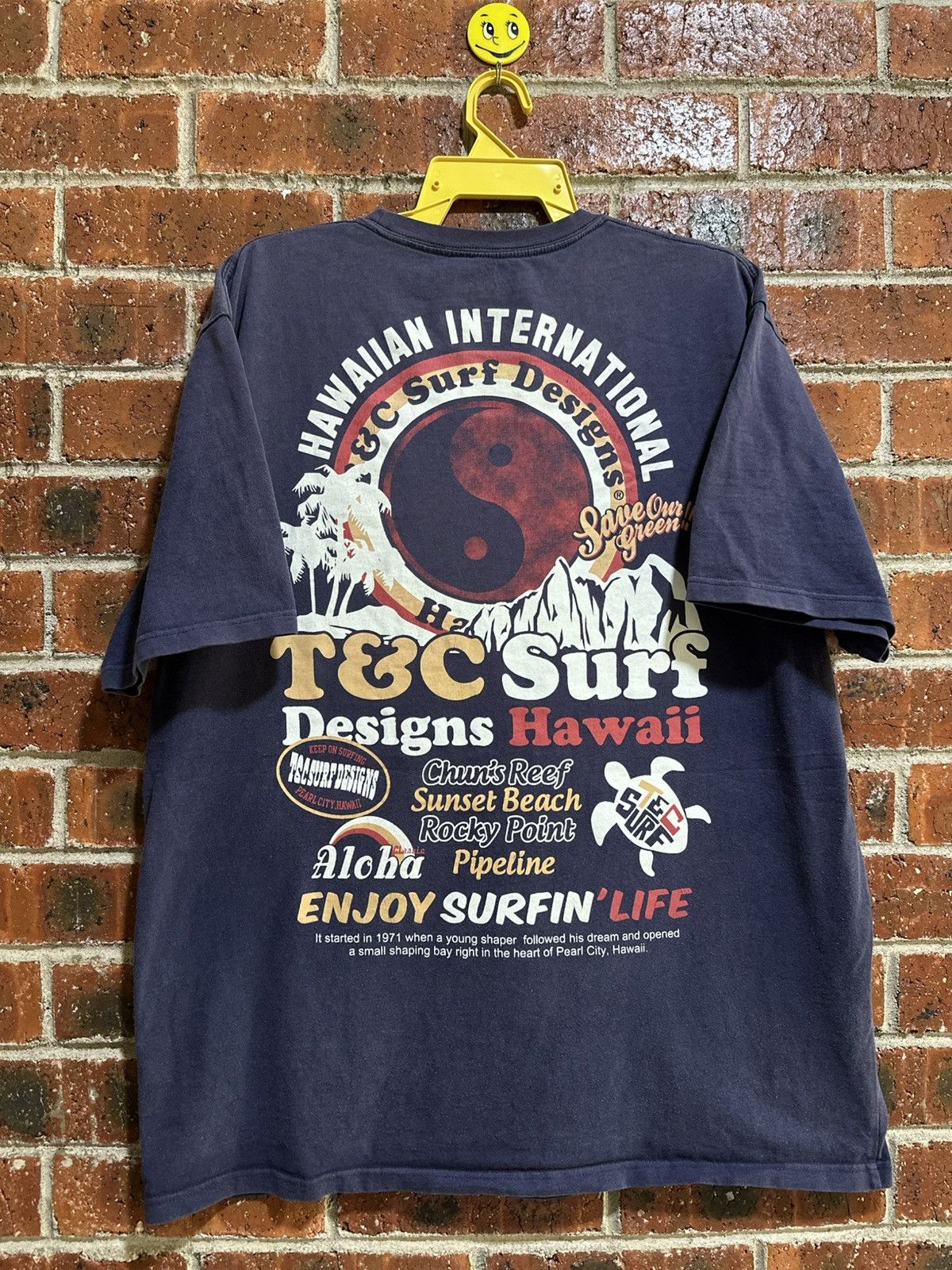 Vintage Vintage Hawaiian International T&C Sun Faded Tee Size US XXL / EU 58 / 5 - 1 Thumbnail