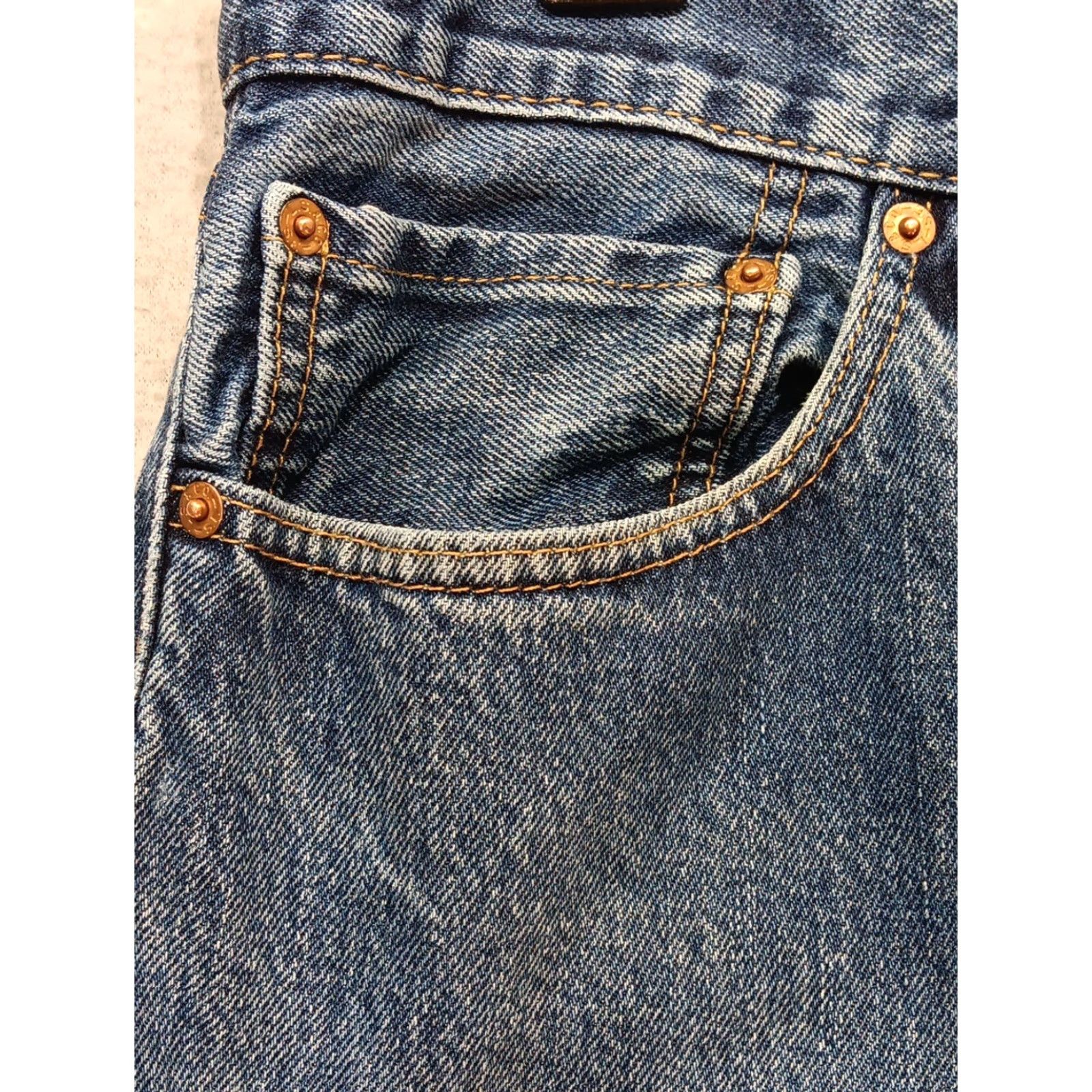 Levi's Levi's 505 Jeans Men Medium Wash Blue Denim 34 Inseam 40x32 Regular Straight Fit Belt Loops 5-Pocket Zip Closure Logo Leather Patch Mens Size US 40 / EU 56 - 3 Thumbnail
