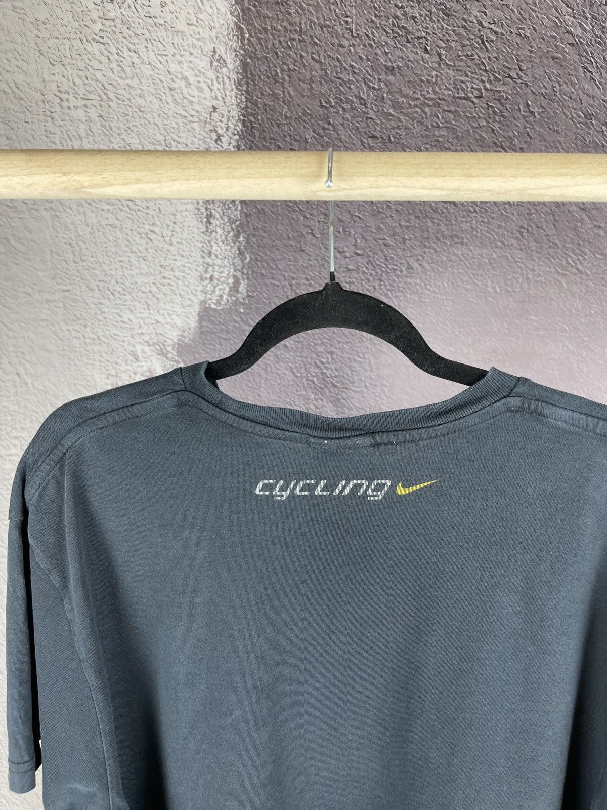 Nike Nike vintage y2k no gifts swoosh cycling logo tee shirt Size US XL / EU 56 / 4 - 10 Thumbnail