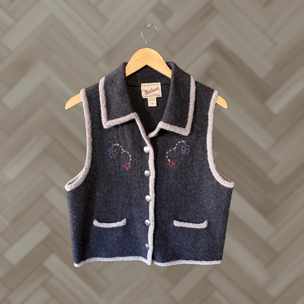 Vintage VINTAGE Woolrich Vest Wool Gray Wool Sleeveless Button Up Size M Womens Size M / US 6-8 / IT 42-44 - 1 Thumbnail