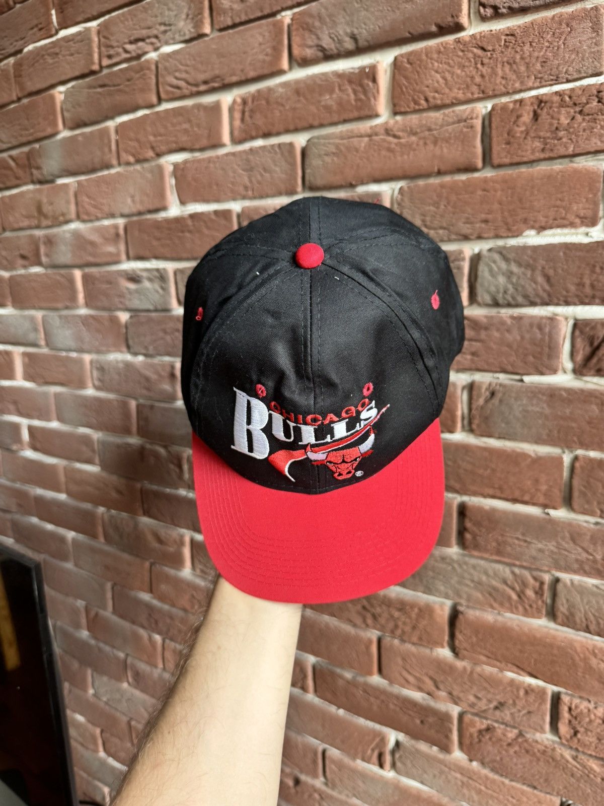 NBA × Vintage Chicago Bulls Vintage Hat Snapback NBA Red Black Print Rare Size ONE SIZE - 3 Thumbnail