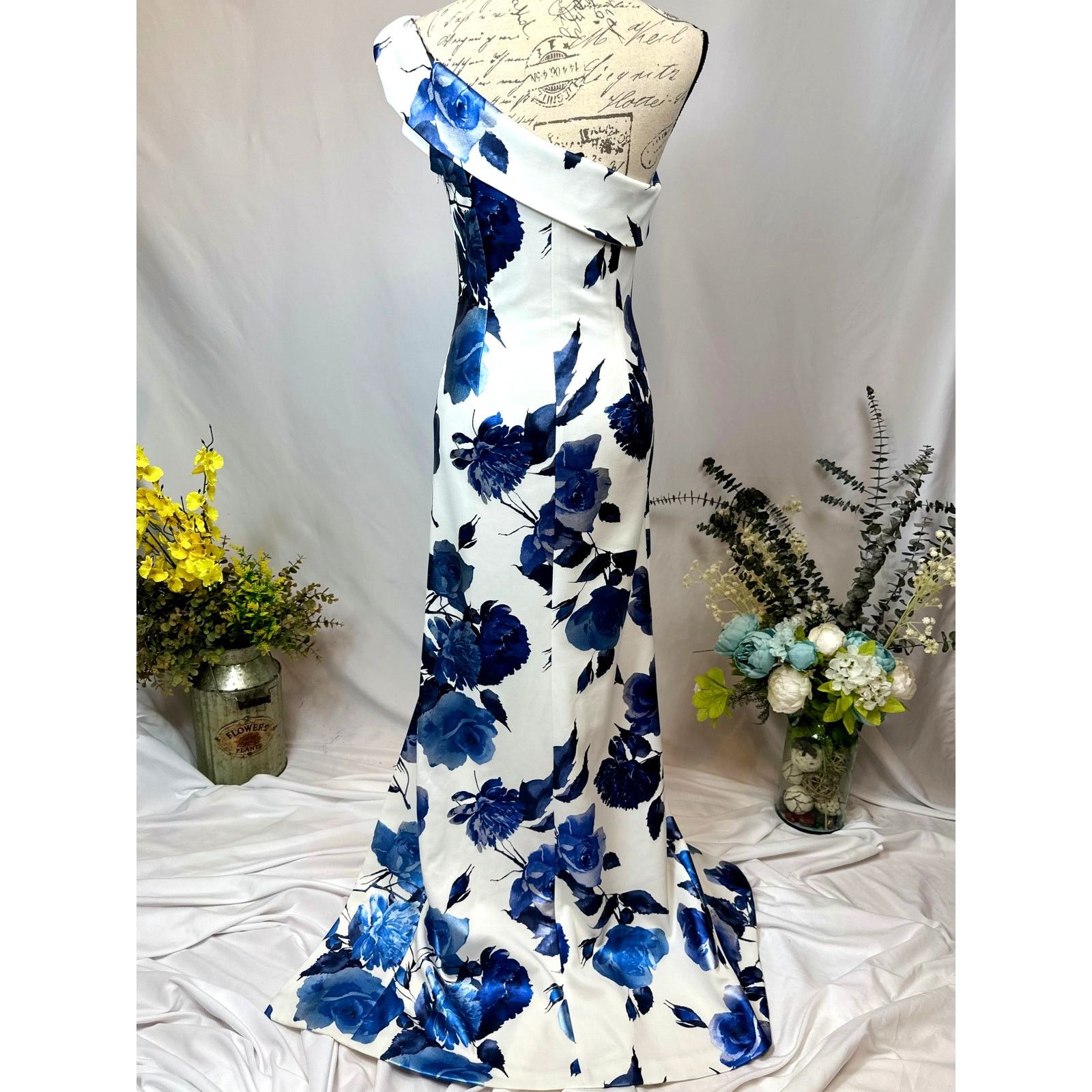 Other Black Halo Eve Dolan Floral One Shoulder Gown Blue Roses 4 Size S / US 4 / IT 40 - 14 Thumbnail