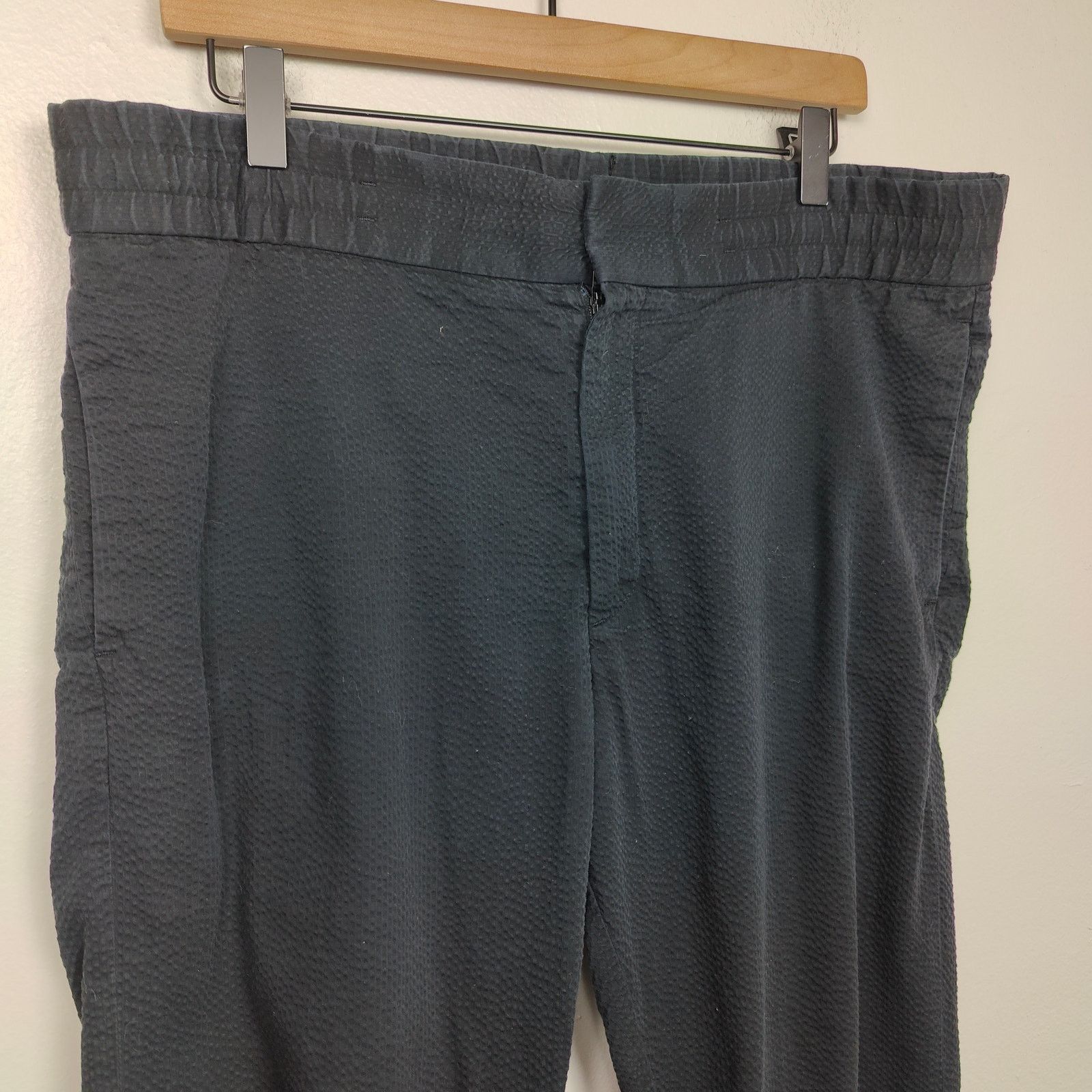 Cos COS Tapered Pants Mens 32R Dark Black Blue Textured Size US 32 / EU 48 - 2 Thumbnail