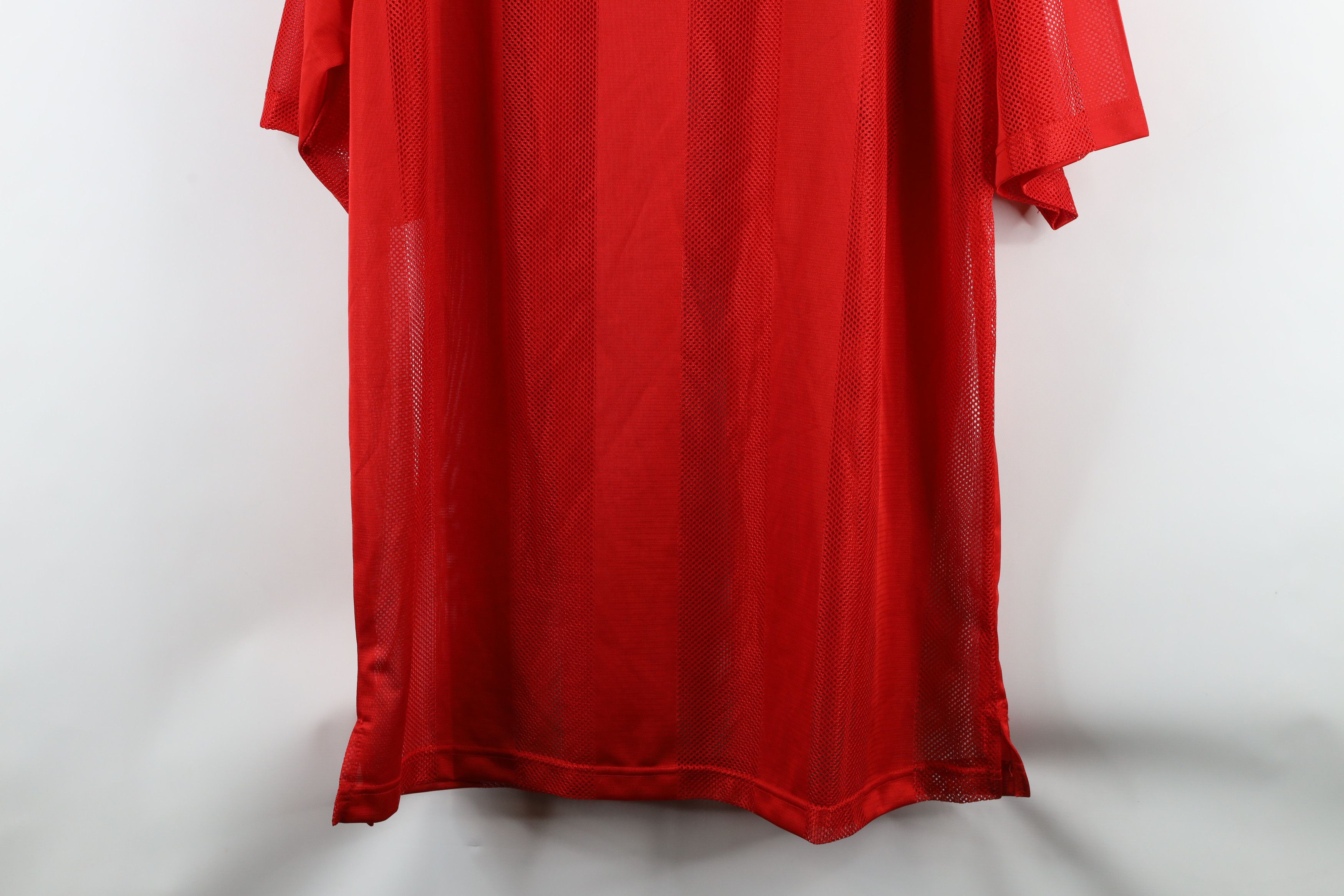 Vintage Vintage 90s Streetwear Fit Mesh See Through T-Shirt Red Size US L / EU 52-54 / 3 - 7 Thumbnail