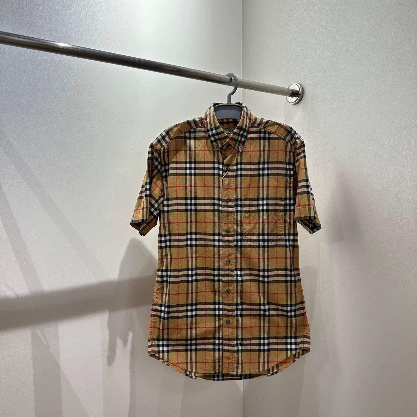 Burberry Burberry Classic Check ShortSleeve Shirt XS Cotton Size US XS / EU 42 / 0 - 1 Thumbnail