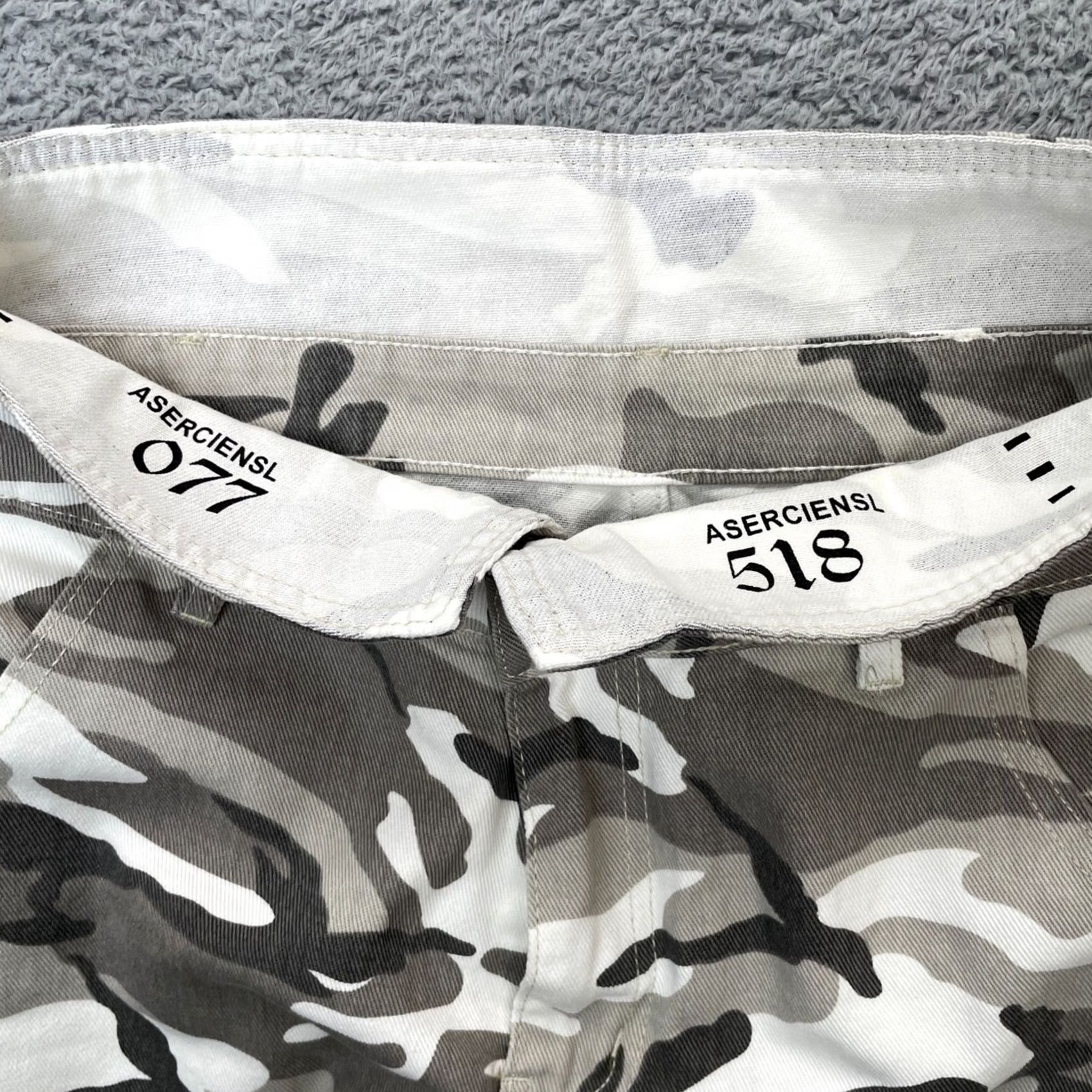 Shein SheIn Jeans Womens 30 Gray Camo Baggy Wide-Leg Cargo Y2K Skater Rave Grunge Snow Shirt? Size 30" / US 8 / IT 44 - 4 Thumbnail
