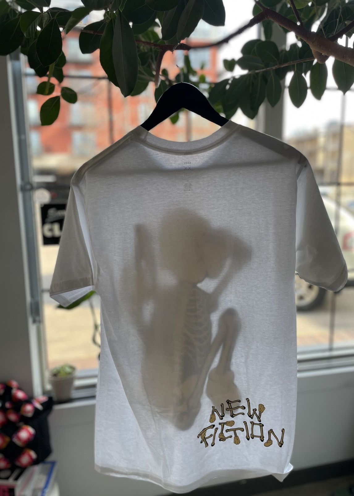 Kaws KAWS SKELETON NEW FICTION T-shirt Bone Size US M / EU 48-50 / 2 - 2 Thumbnail