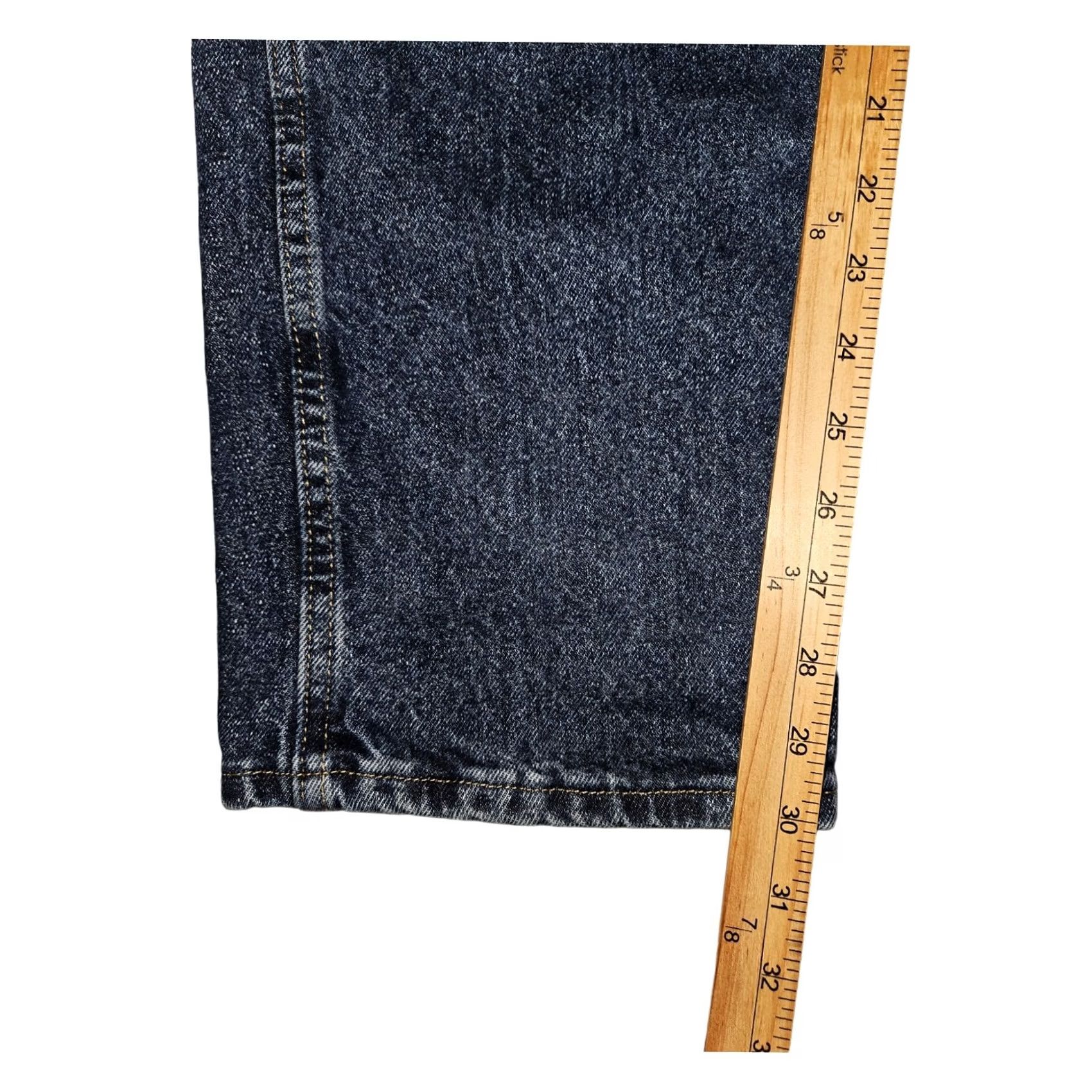 Wrangler Focus: Specifically states "Wrangler Jeans Mens" for immediate relevance Size US 36 / EU 52 - 5 Thumbnail