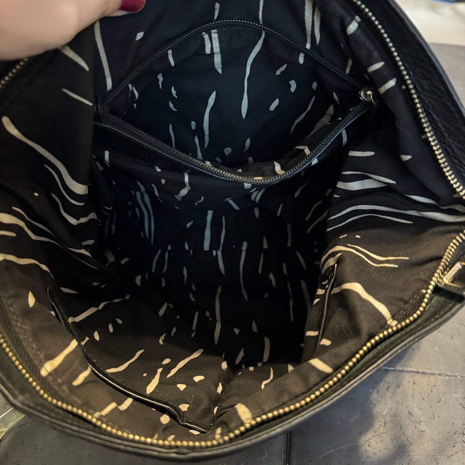 NBDN Nobrandedon Kelsi Dagger pebbled leather hand bag Size ONE SIZE - 7 Thumbnail