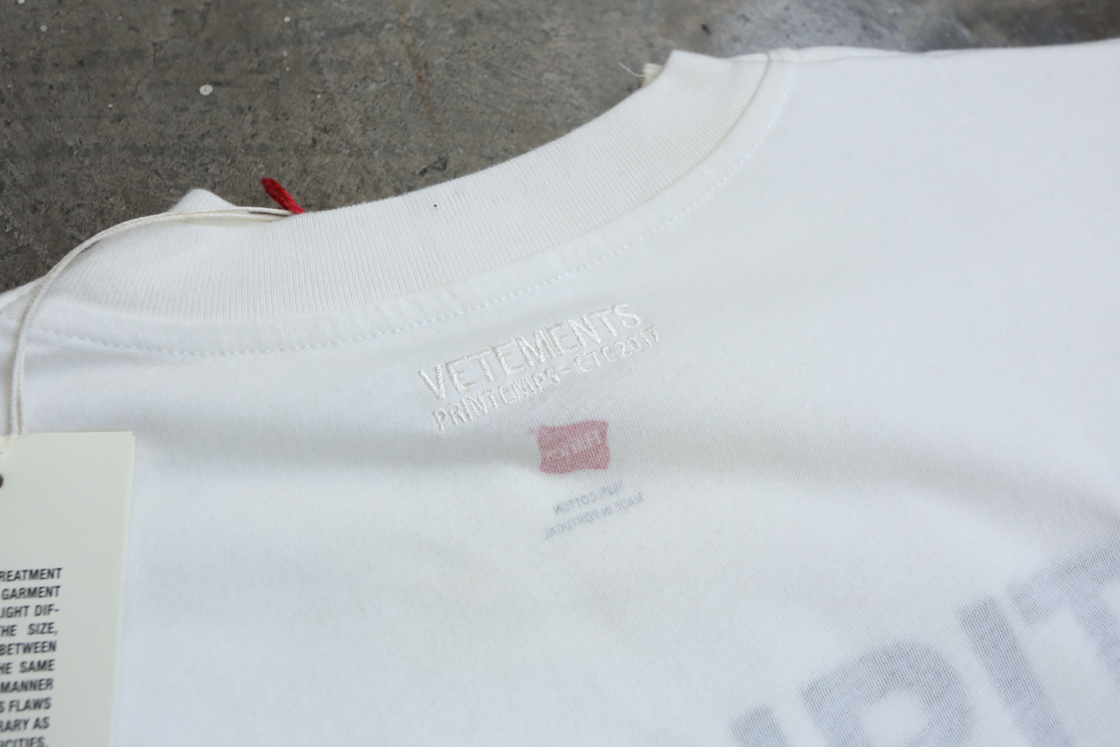 Hanes × Vetements Vetements - Hanes - S/S 17 - Double Layer Securite LS Size US L / EU 52-54 / 3 - 7 Thumbnail