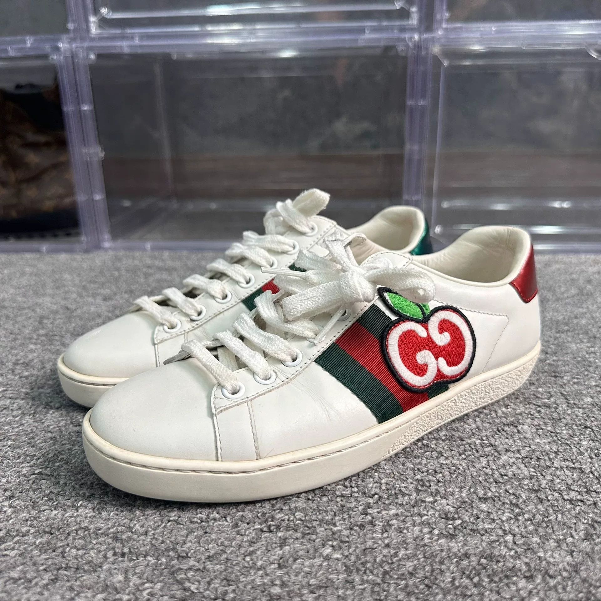 Gucci Gucci Retro White Lowtop Sneakers us_6 Women Size US 6 / IT 36 - 1 Thumbnail