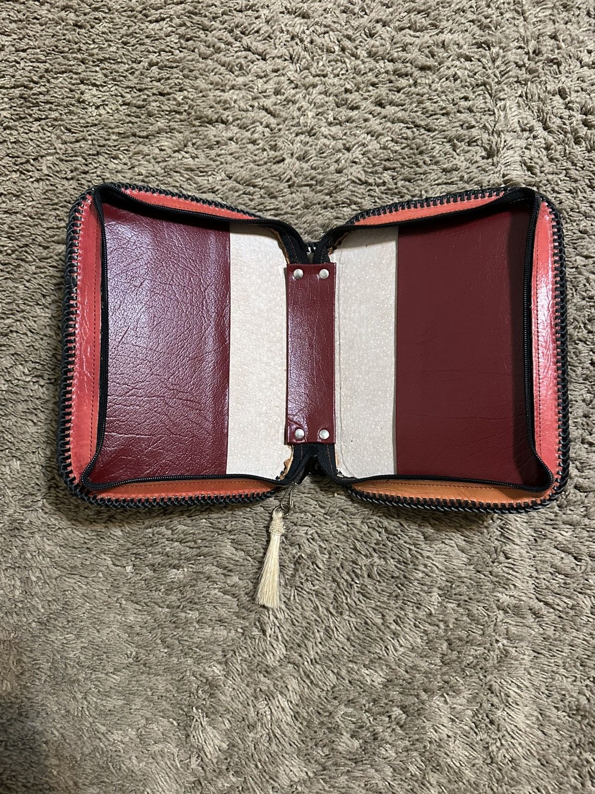 Nike Vintage Handcrafted Leather “Bonnie” bible holder 00s Size US L / EU 52-54 / 3 - 3 Thumbnail