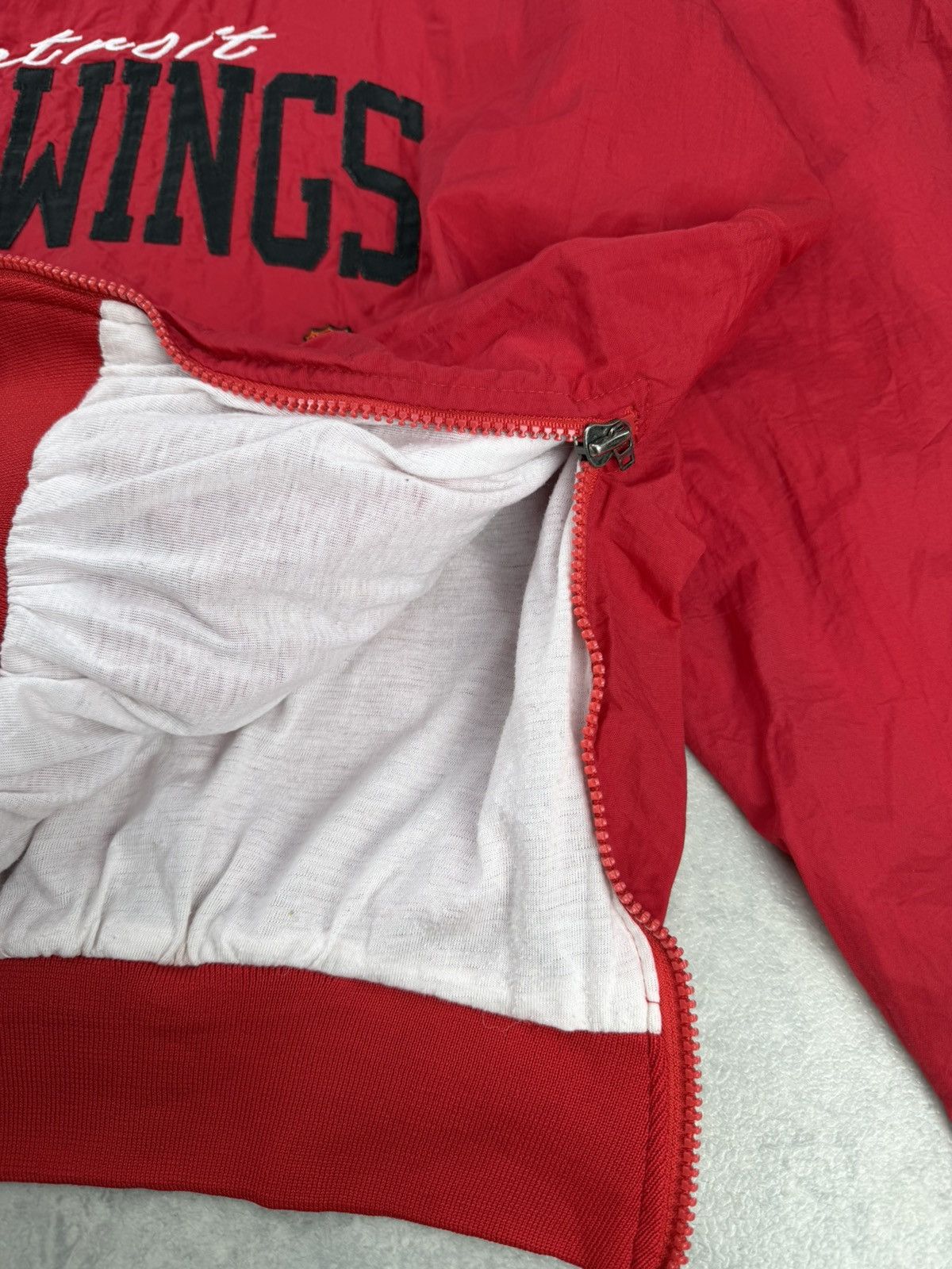 Russell Athletic Vintage Detroit Red Wings NHL Pullover Windbreaker Size US L / EU 52-54 / 3 - 8 Thumbnail