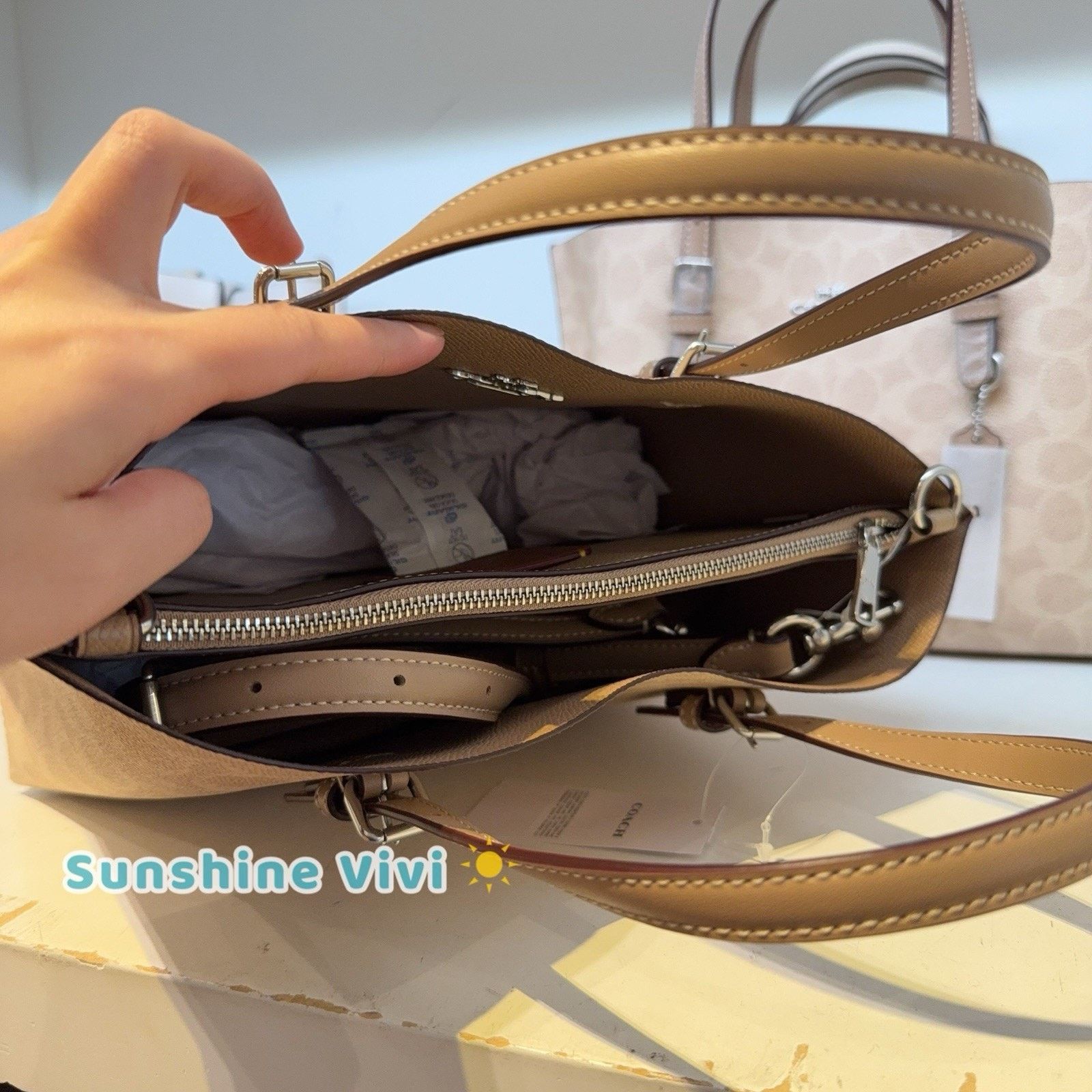 Coach NWT Coach Mollie Tote 25 Crossbody Strap CV965 SV/SAND/TAUPE Size ONE SIZE - 6 Thumbnail