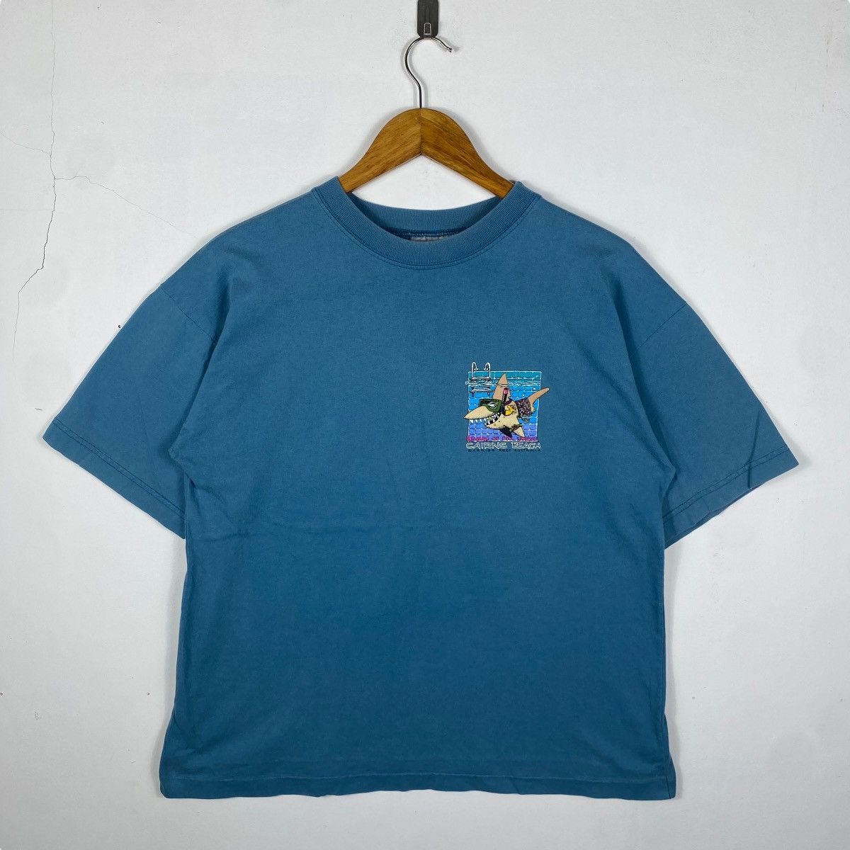 Vintage Vintage 90's BONKERS CLOTHING Cairns Beach Graphic Tee Shirt Size US M / EU 48-50 / 2 - 5 Thumbnail