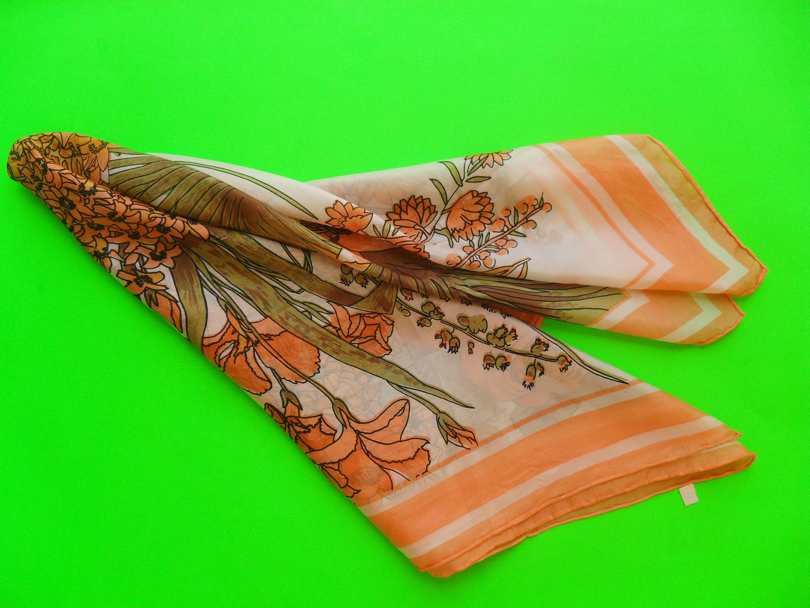 Other Vintage square travel scarf 100% very soft and fine silk. Size ONE SIZE - 4 Thumbnail