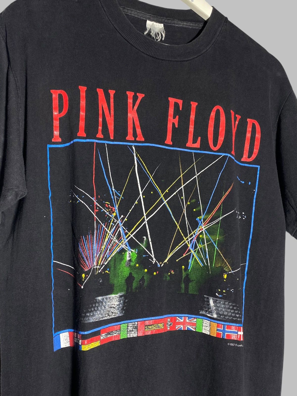 Band Tees × Pink Floyd × Vintage Vintage 1987 Pink Floyd Europe Tour Single Stitch T-Shirt Size US L / EU 52-54 / 3 - 4 Thumbnail