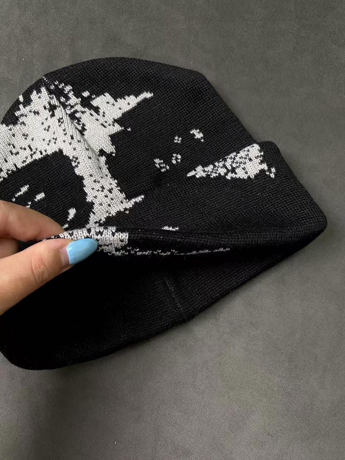 Japanese Brand Rare Black & White Graphic Face Knit Beanie OS Size ONE SIZE - 4 Thumbnail