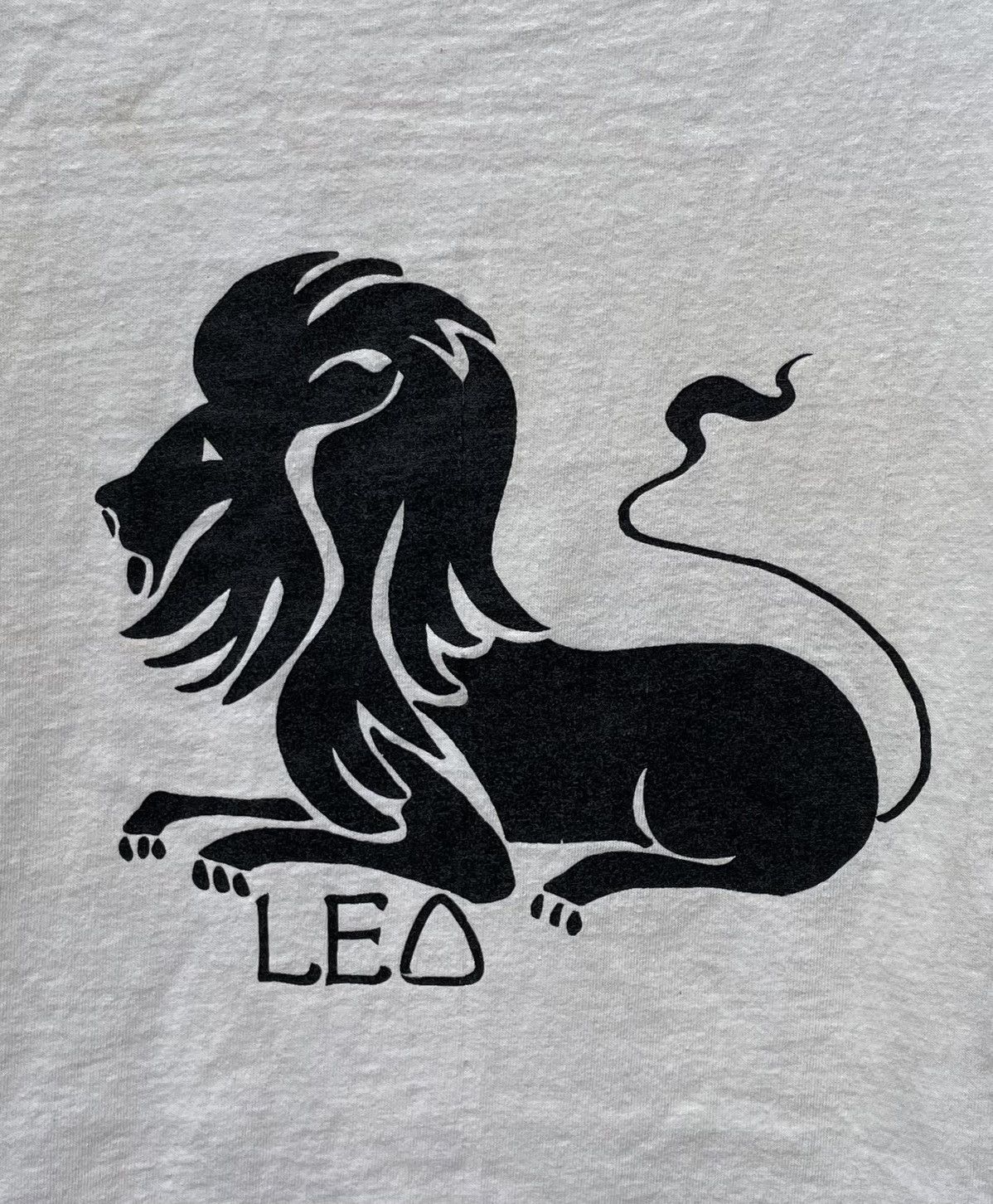 Vintage Vintage 90s Oneita Leo Zodiac Sign T Shirt Size US XL / EU 56 / 4 - 5 Thumbnail