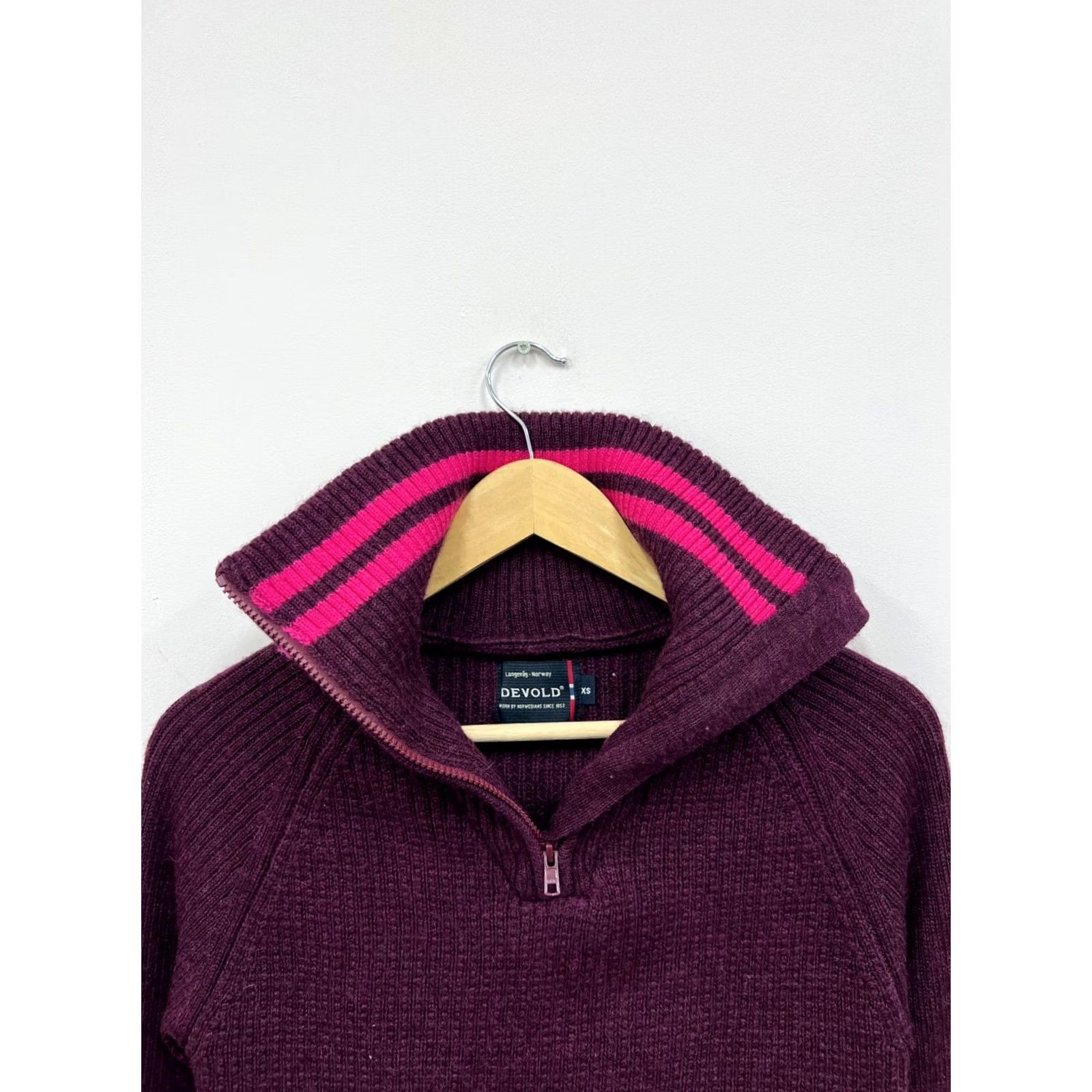 Vintage Devold Varde Zip Neck Plum Sweater XS Womens Cardigan Wool High Neck Sweatshirt Size XS / US 0-2 / IT 36-38 - 2 Thumbnail
