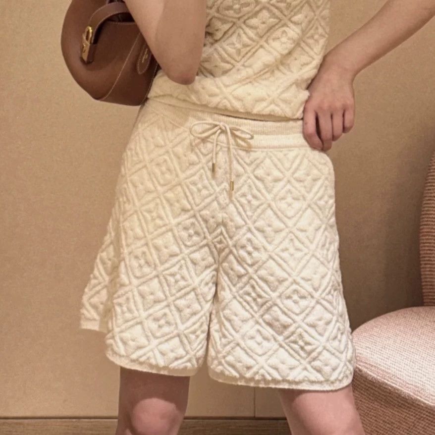 Louis Vuitton LV apr385 full print Logo towel shorts xs wool Size 25" / US 0 / IT 36 - 7 Thumbnail
