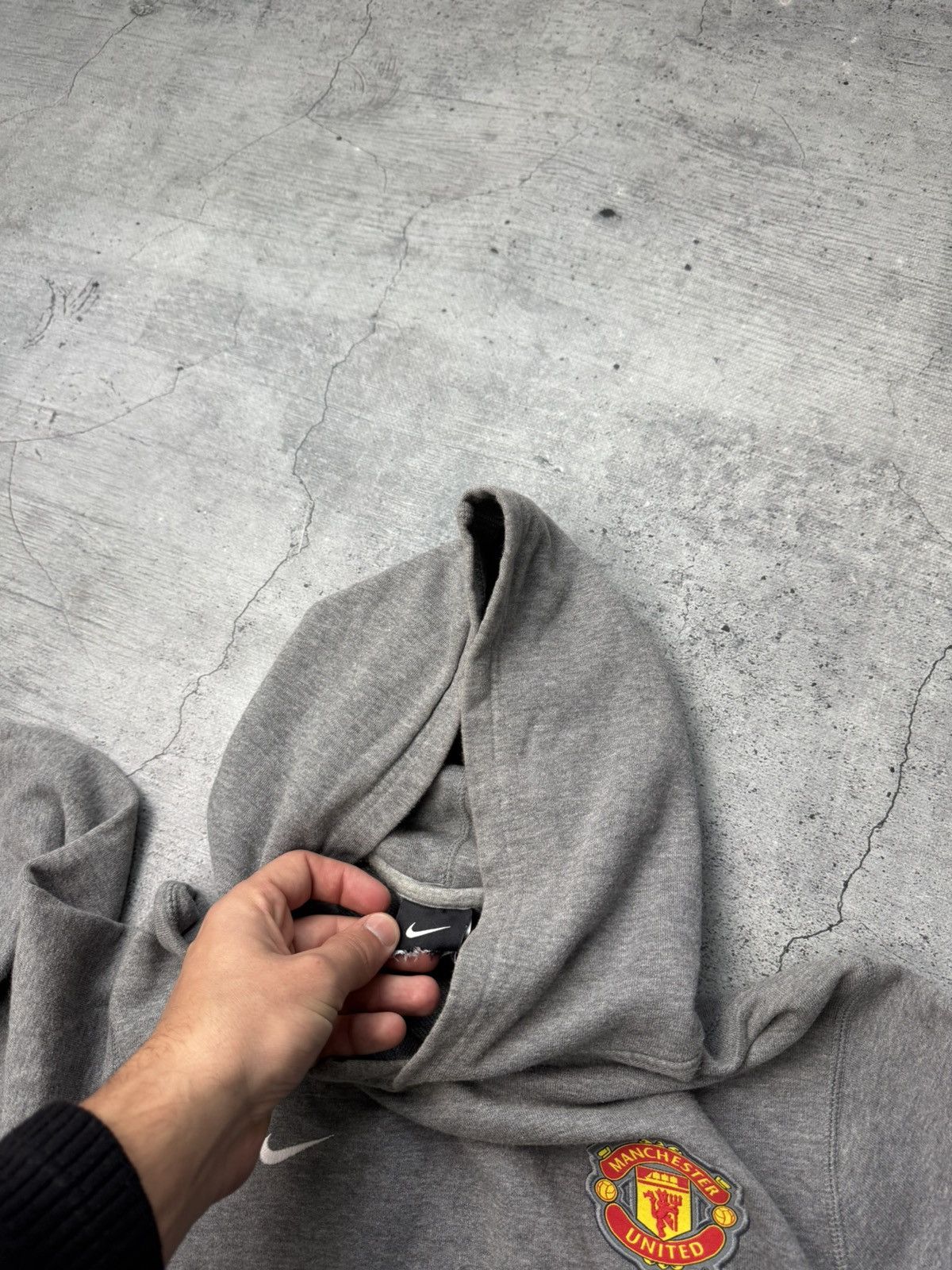 Nike 00s Nike Manchester United Faded Vintage Oversized Hoodie Size US S / EU 44-46 / 1 - 10 Thumbnail