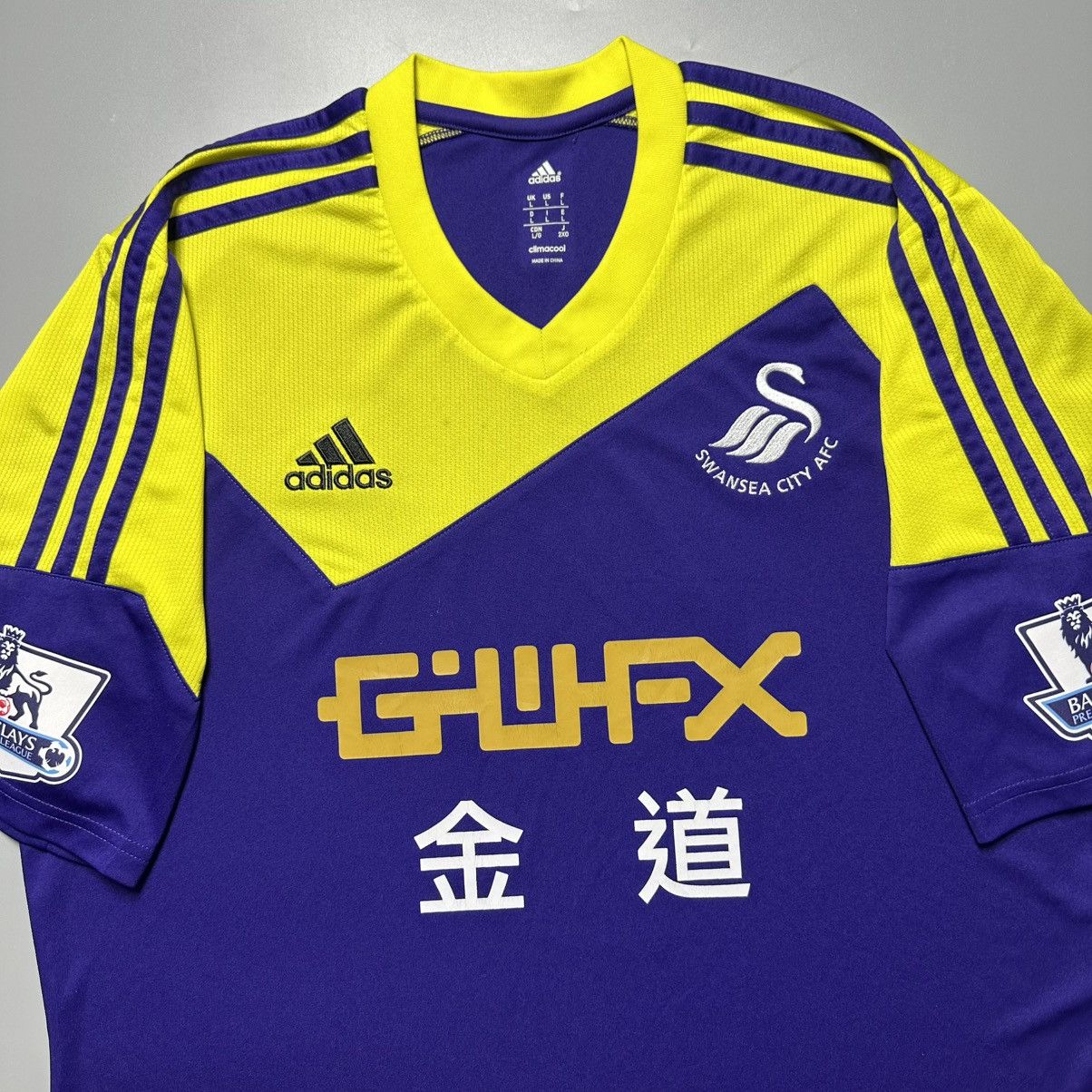 Vintage SWANSEA ADIDAS 2013/2014 FOOTBALL AWAY JERSEY #9 MICHU Size US L / EU 52-54 / 3 - 4 Thumbnail