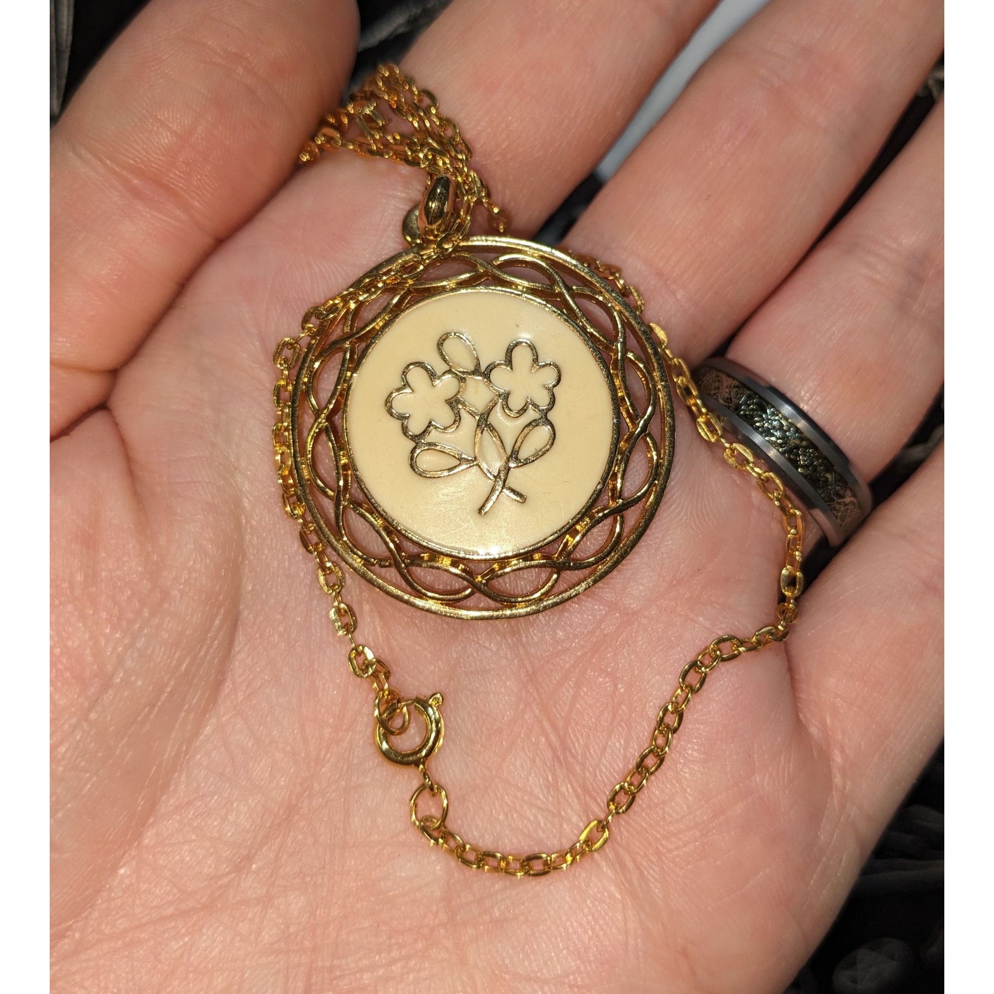 Other Vintage Cottagecore Floral Pendant Necklace With Cream Ename Size ONE SIZE - 3 Thumbnail