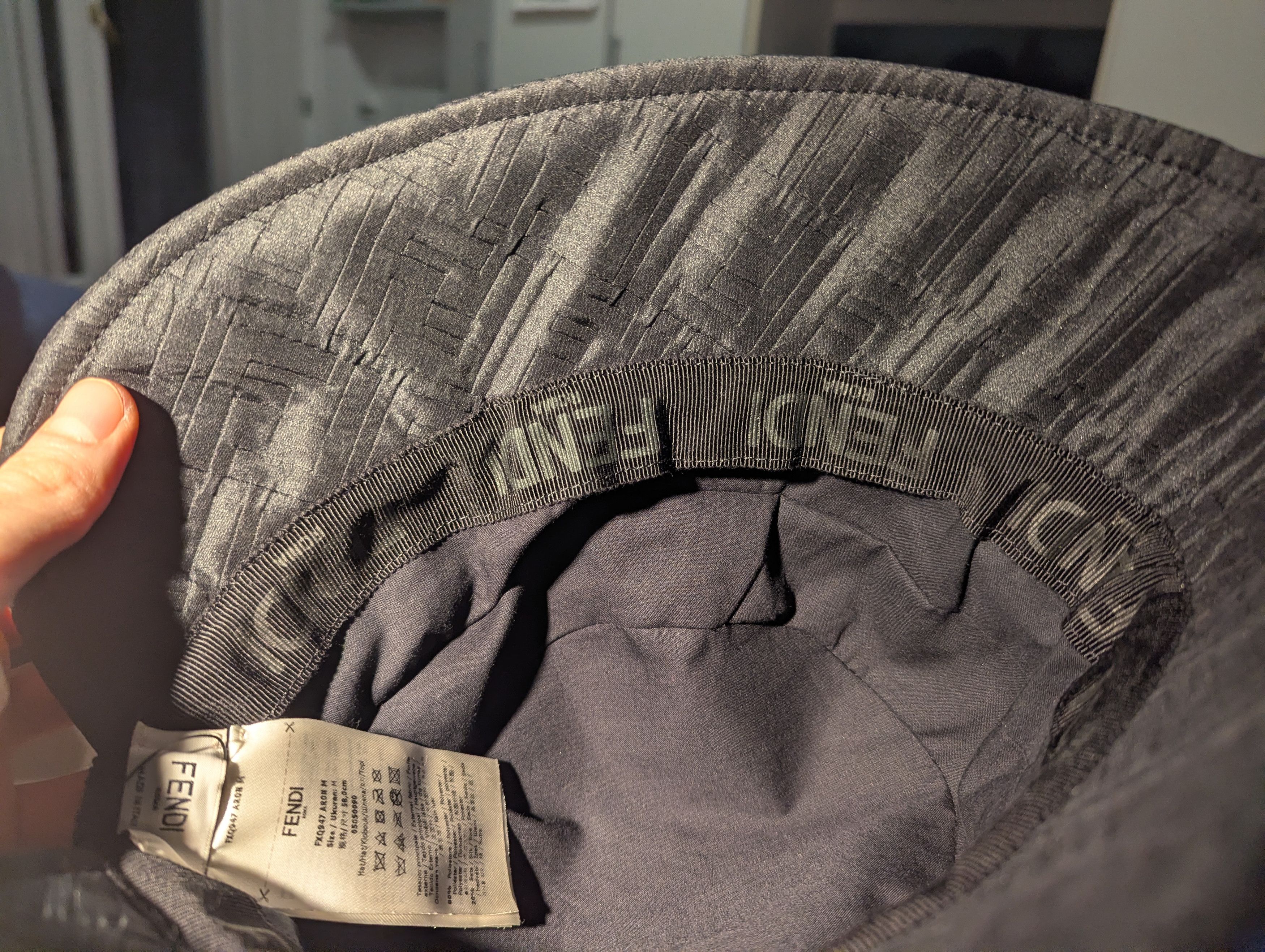 Fendi Bucket Hat "ARON" Size ONE SIZE - 3 Thumbnail