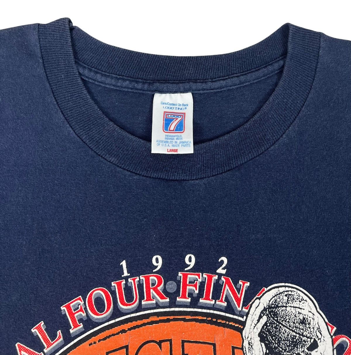 Logo 7 × NBA × Vintage 90s Vintage Michigan Wolverines NBA tee Size US L / EU 52-54 / 3 - 5 Thumbnail