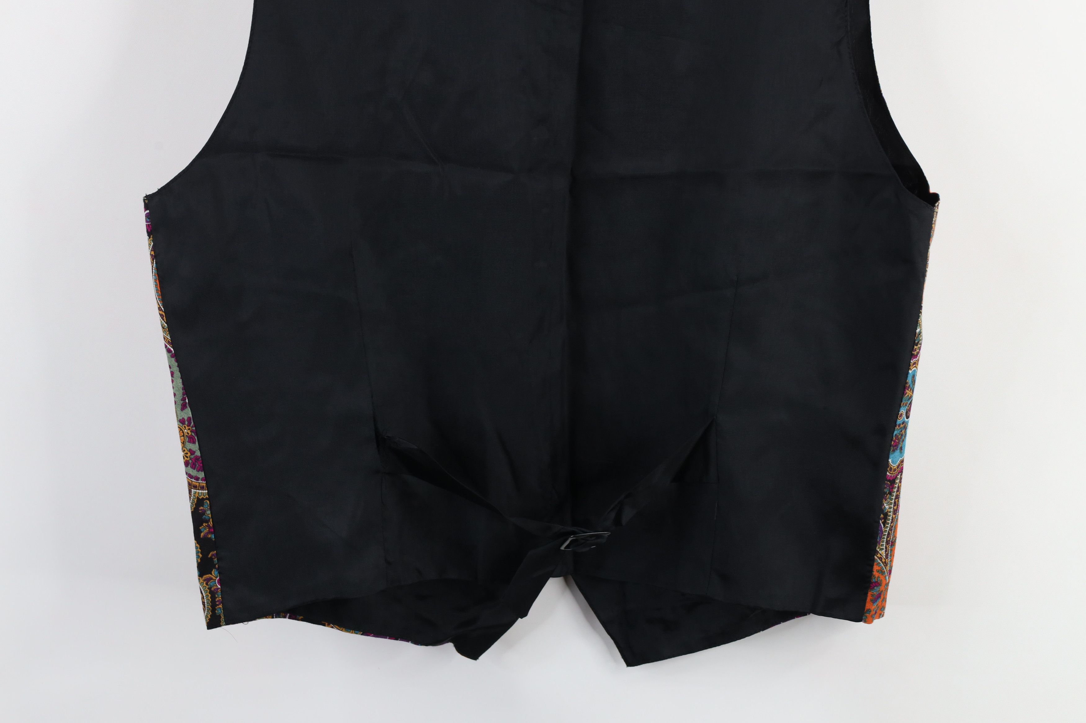 Vintage Vintage 90s Streetwear Paisley Buckle Back Suit Vest USA Size US S / EU 44-46 / 1 - 13 Thumbnail