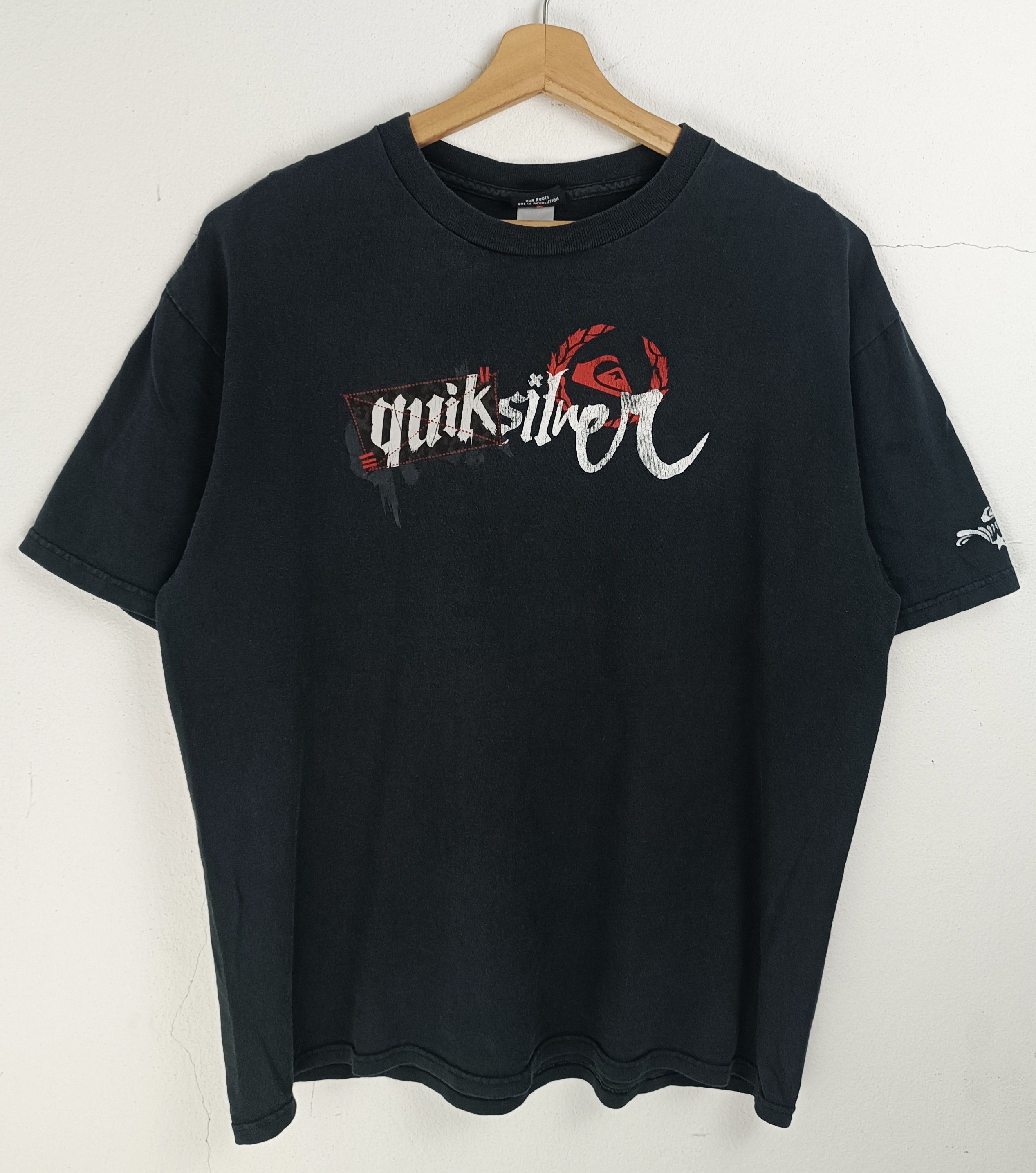 Quiksilver VINTAGE 2000s QUIKSILVER CLASSIC LOGO SURF SKATE SKI TEE Size US XL / EU 56 / 4 - 3 Thumbnail