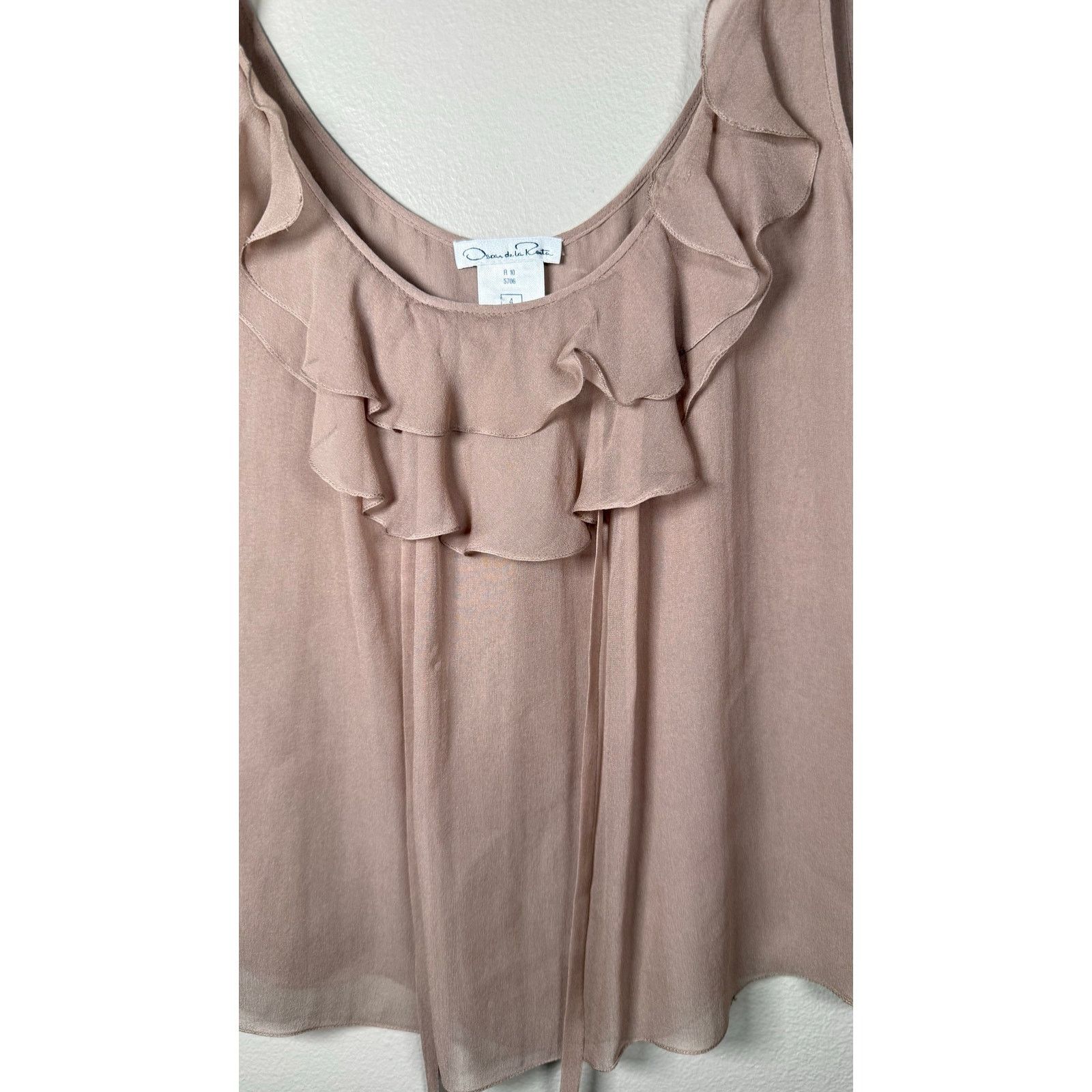 Oscar De La Renta Oscar de la Renta silk ruffled camisole size 4 $535 Size S / US 4 / IT 40 - 10 Thumbnail
