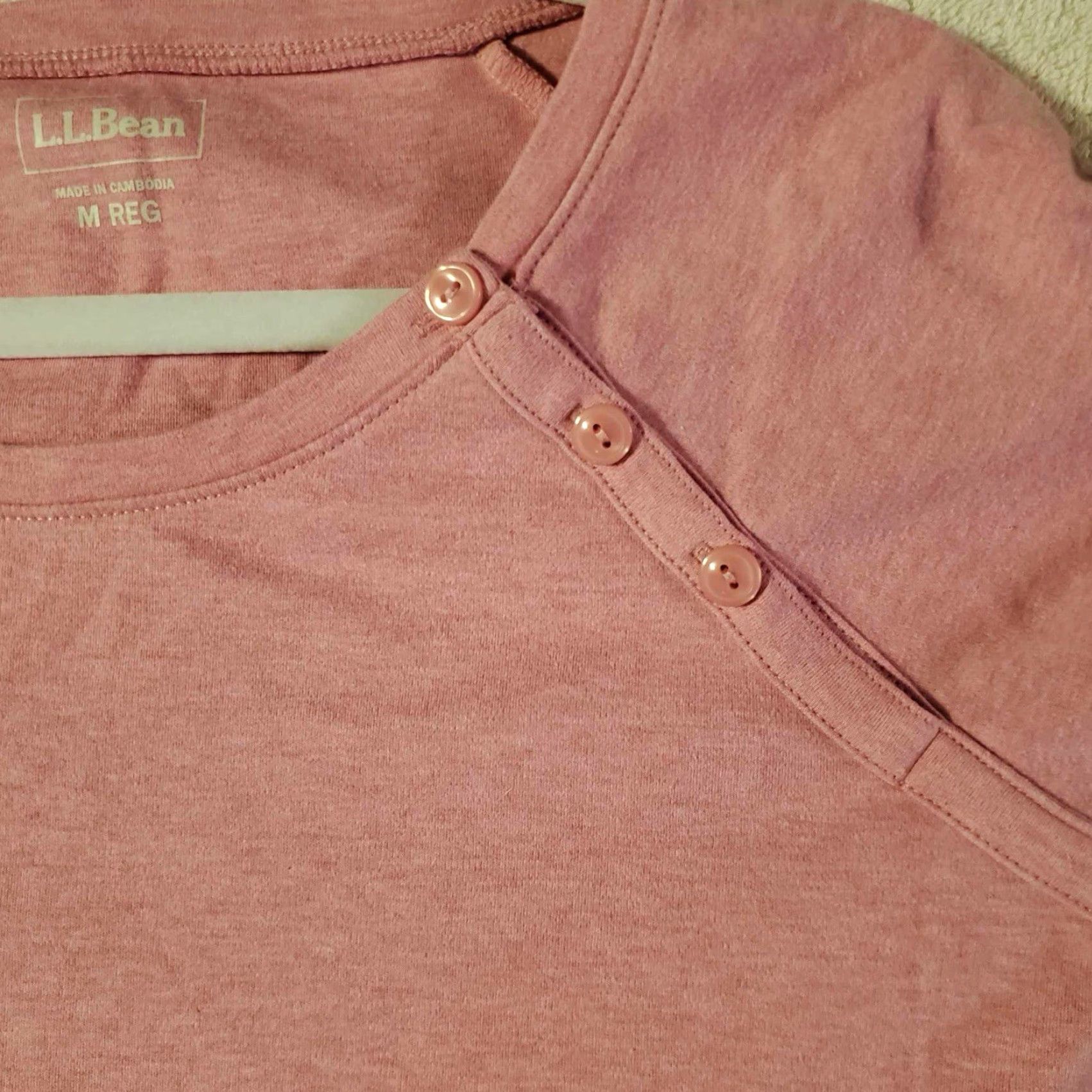 Vintage L.L. Bean Womens Shirt Medium Reg Pink Button Shoulder Long Sleeve Round Neck M Vintage No Size S / US 4 / IT 40 - 6 Thumbnail