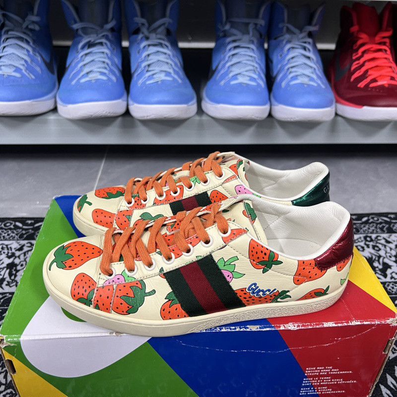 Gucci Gucci Ace Strawberry Print Low-Top Sneakers 0079 Size US 8 / IT 38 - 1 Thumbnail