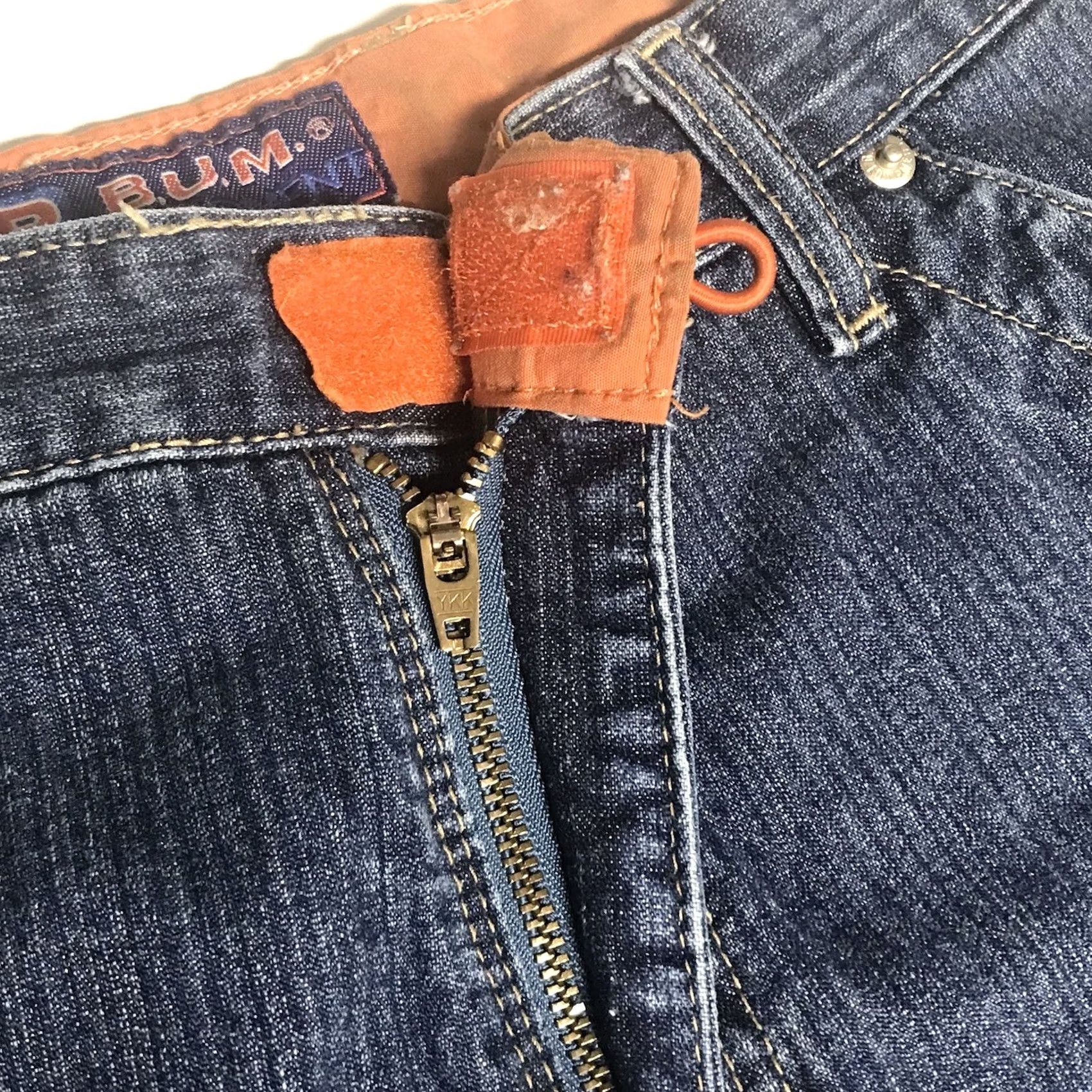 Vintage VINTAGE B.U.M. Equipment Jeans Shorts Women Dark Blue 90s Y2K Denim 5 2.5" Inseam Velcro Closure 4-Pocket Rotten? Size 27" / US 4 / IT 40 - 4 Thumbnail