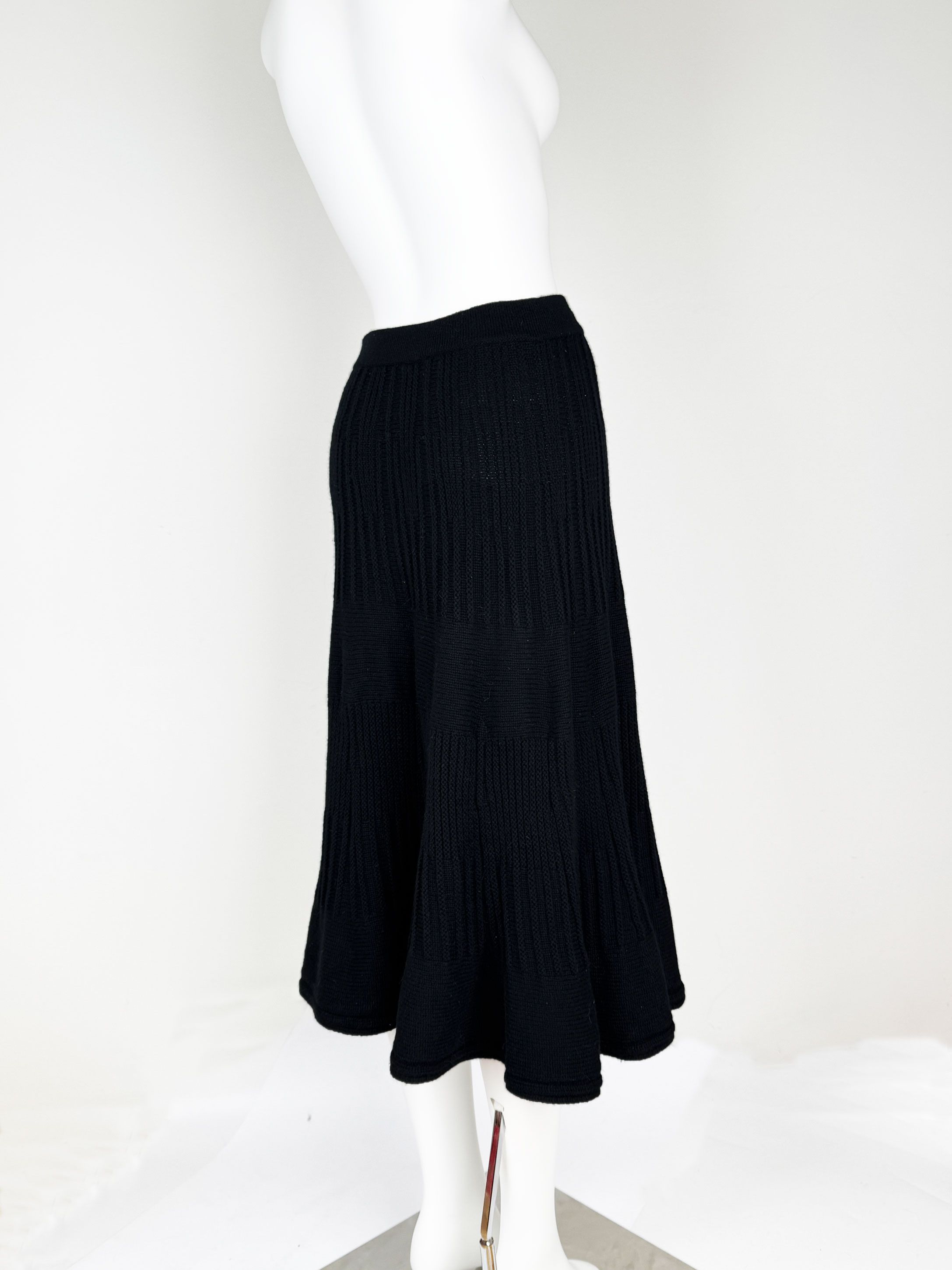 Valentino Valentino Black Knit Mid Length Skirt Cashmere Wool Size M Size 30" / US 8 / IT 44 - 5 Thumbnail