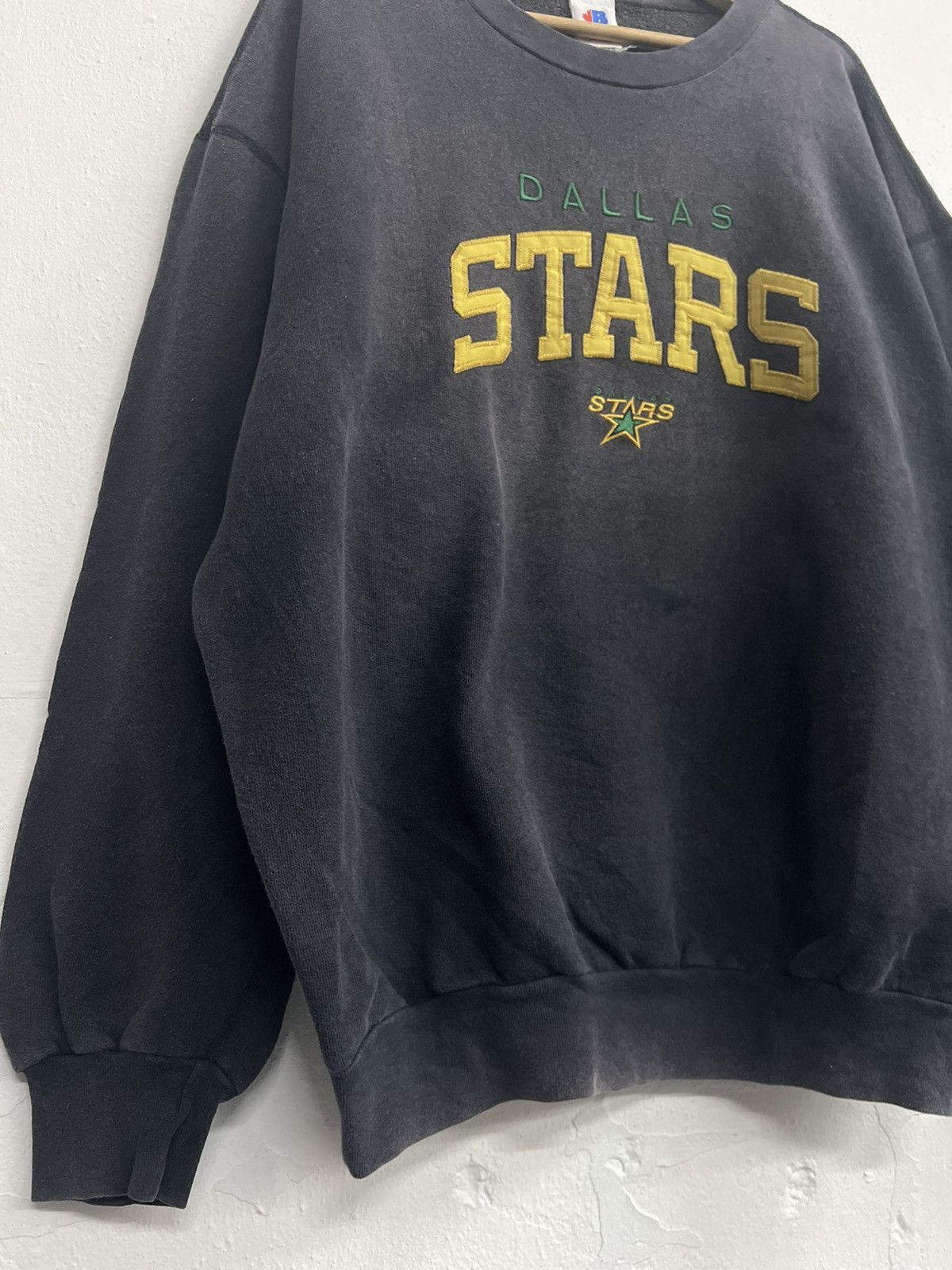 NHL VINTAGE 90s DALLAS STARS NHL BULLETIN ATHLETICS SWEATSHIRT Size US XXL / EU 58 / 5 - 5 Thumbnail